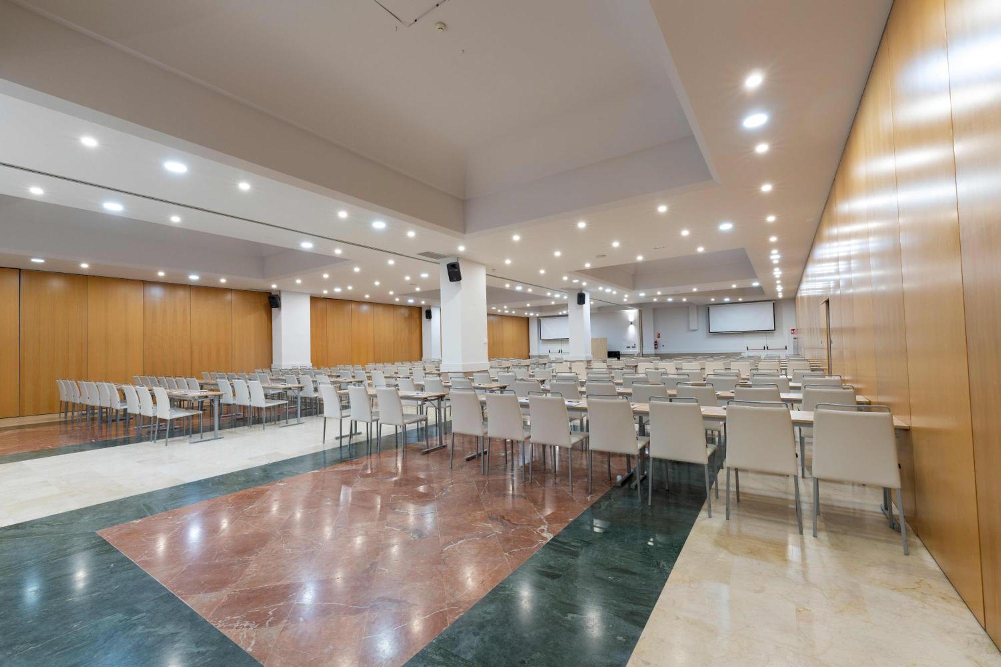Hotel Hills 4*