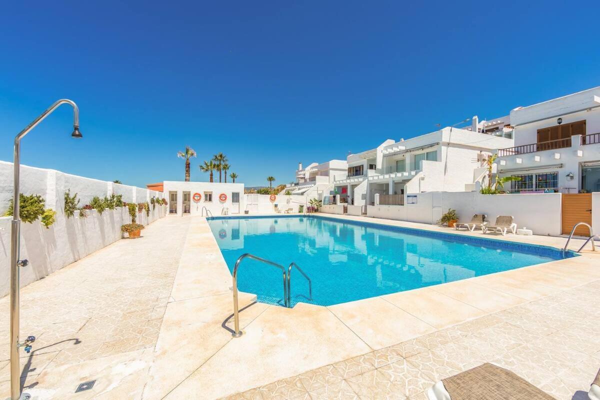 With Ocean Views And Pool Holiday home *