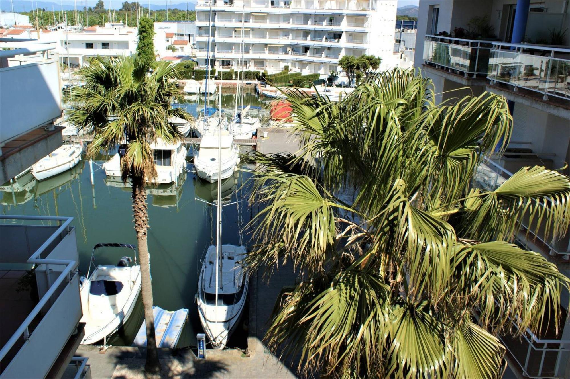 Apartamento Con Vistas Al Canal En Residencia Con Piscina Rosas