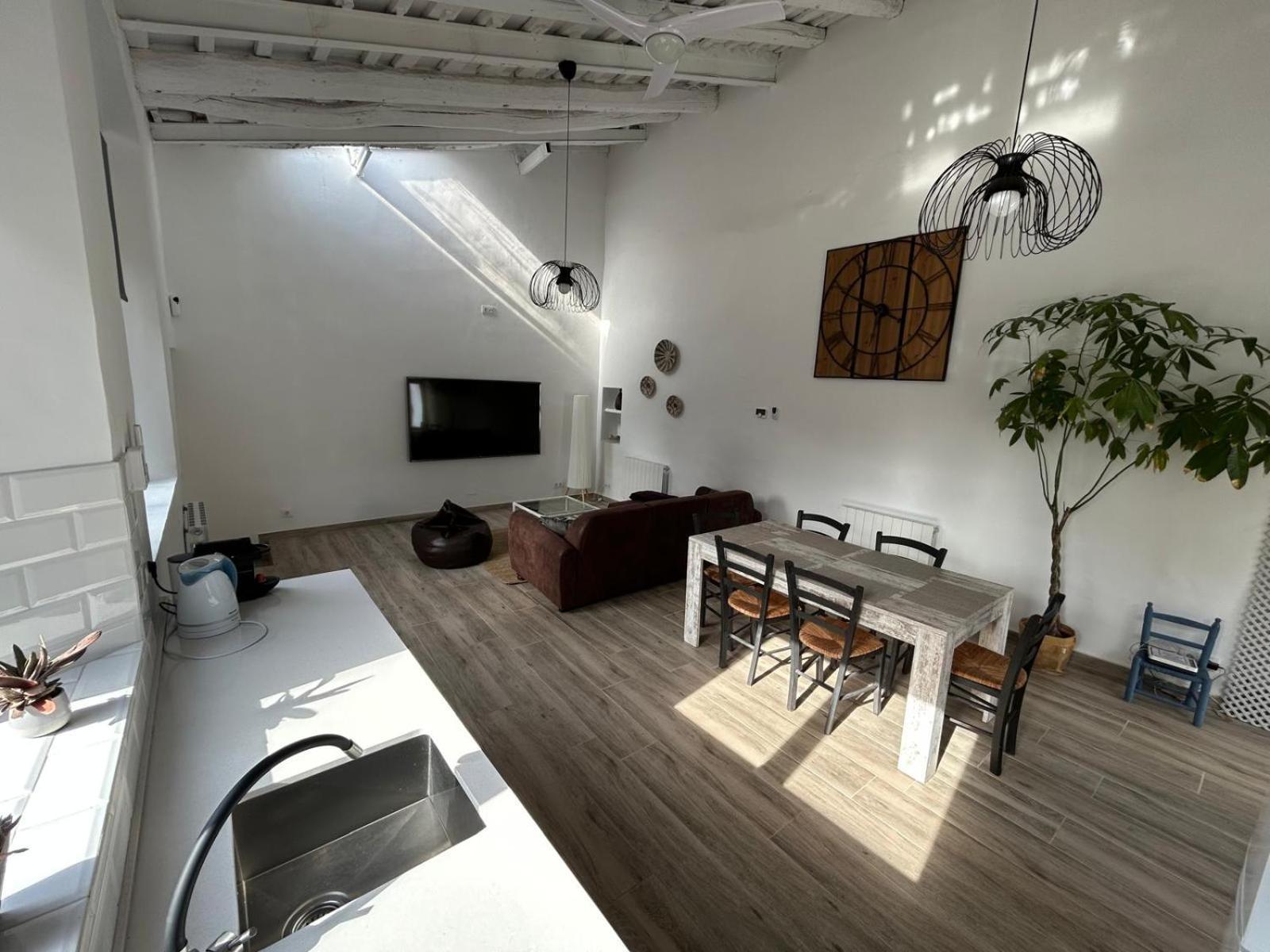 Costa Maresme, Barcelona ,valentinos House & Pool Villa *