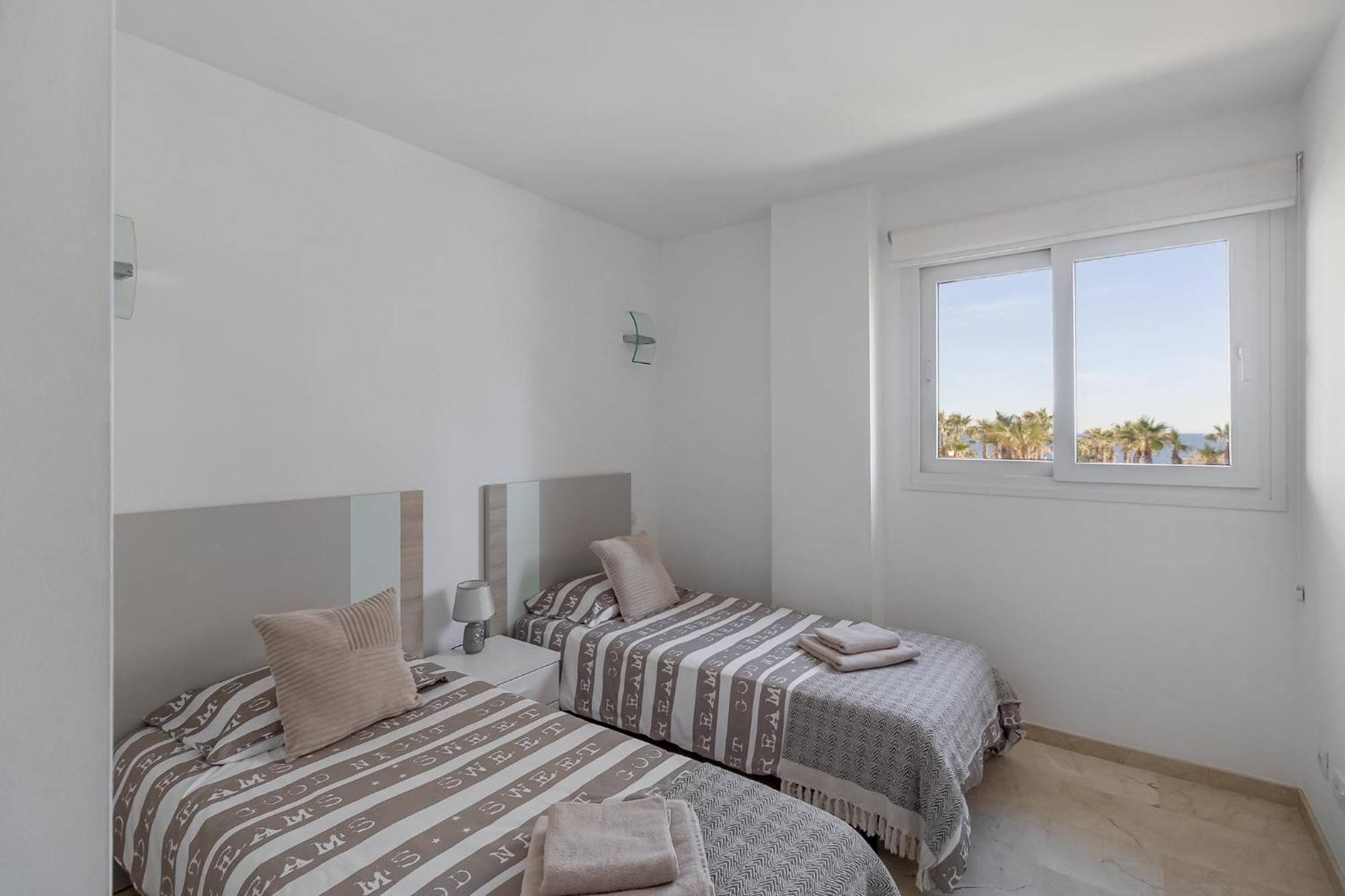 New With Sea View And Pool Apartamento