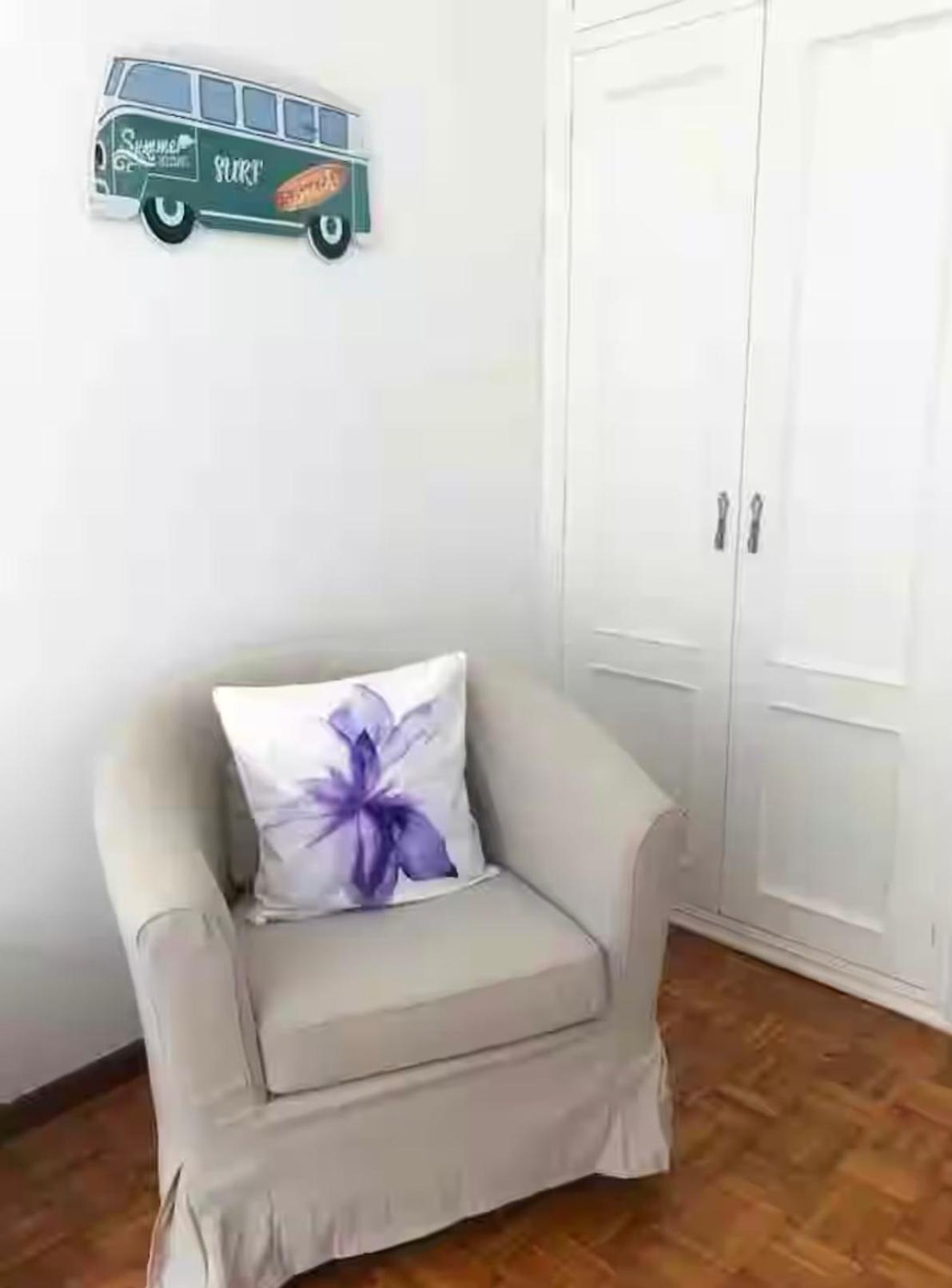 Apartamento Con Vistas Al Mar En Primera Línea. *