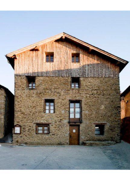 Casa Jan, En * Berani