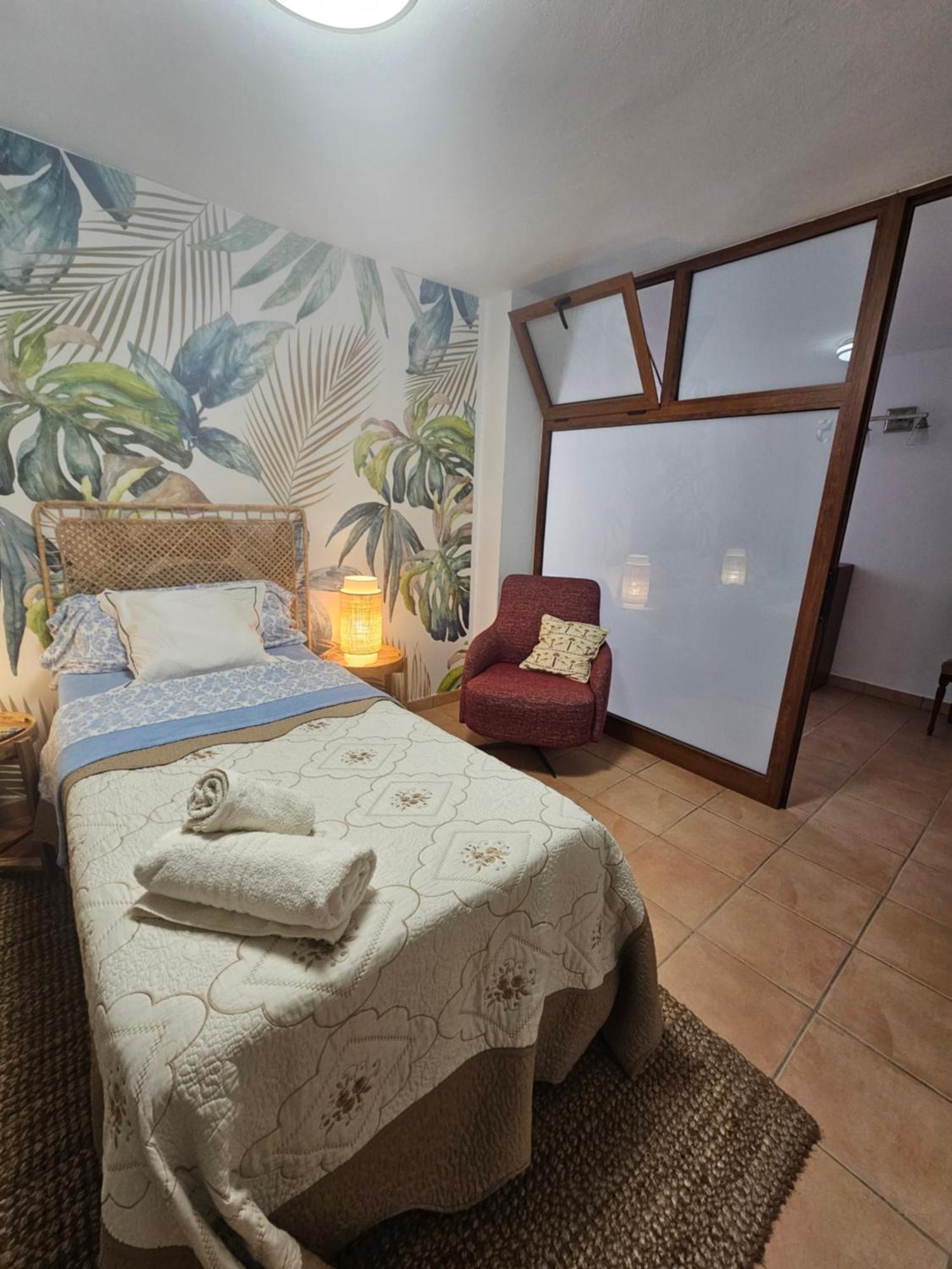 Bed and breakfast Mogarén: Jacuzzi&beautiful Views Vega de San Mateo