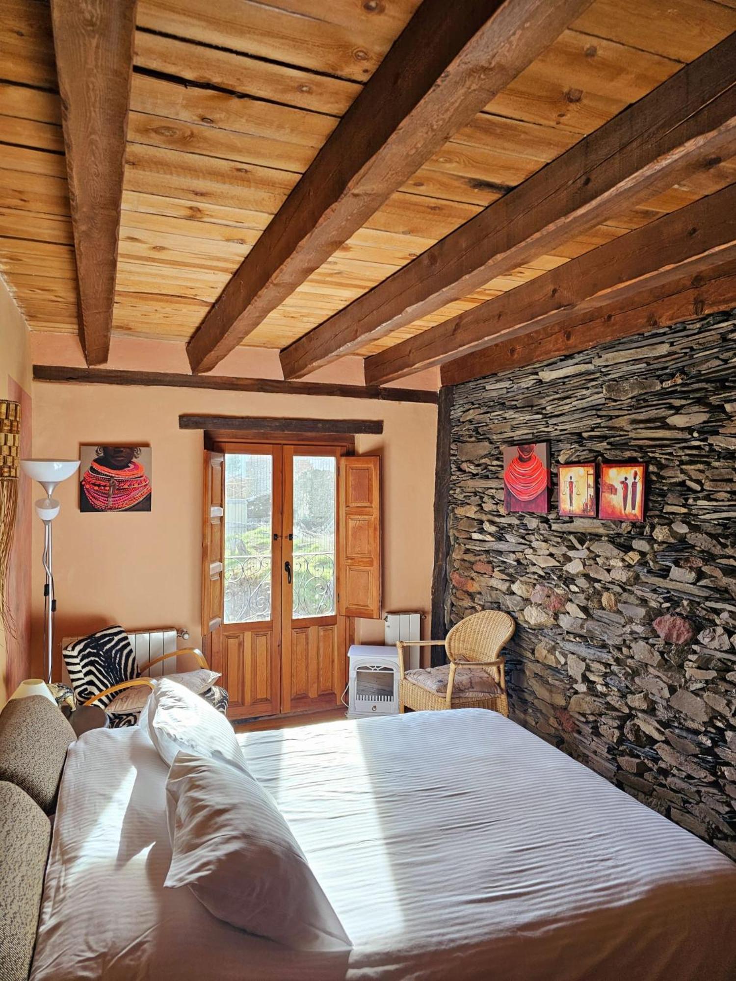 Rural La Encantada En Riaza Hotel
