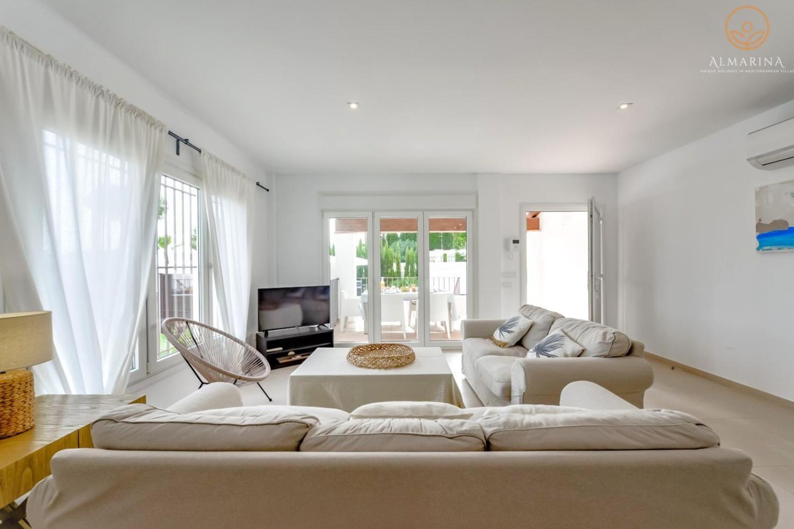 Villa El Paseo - By Almarina