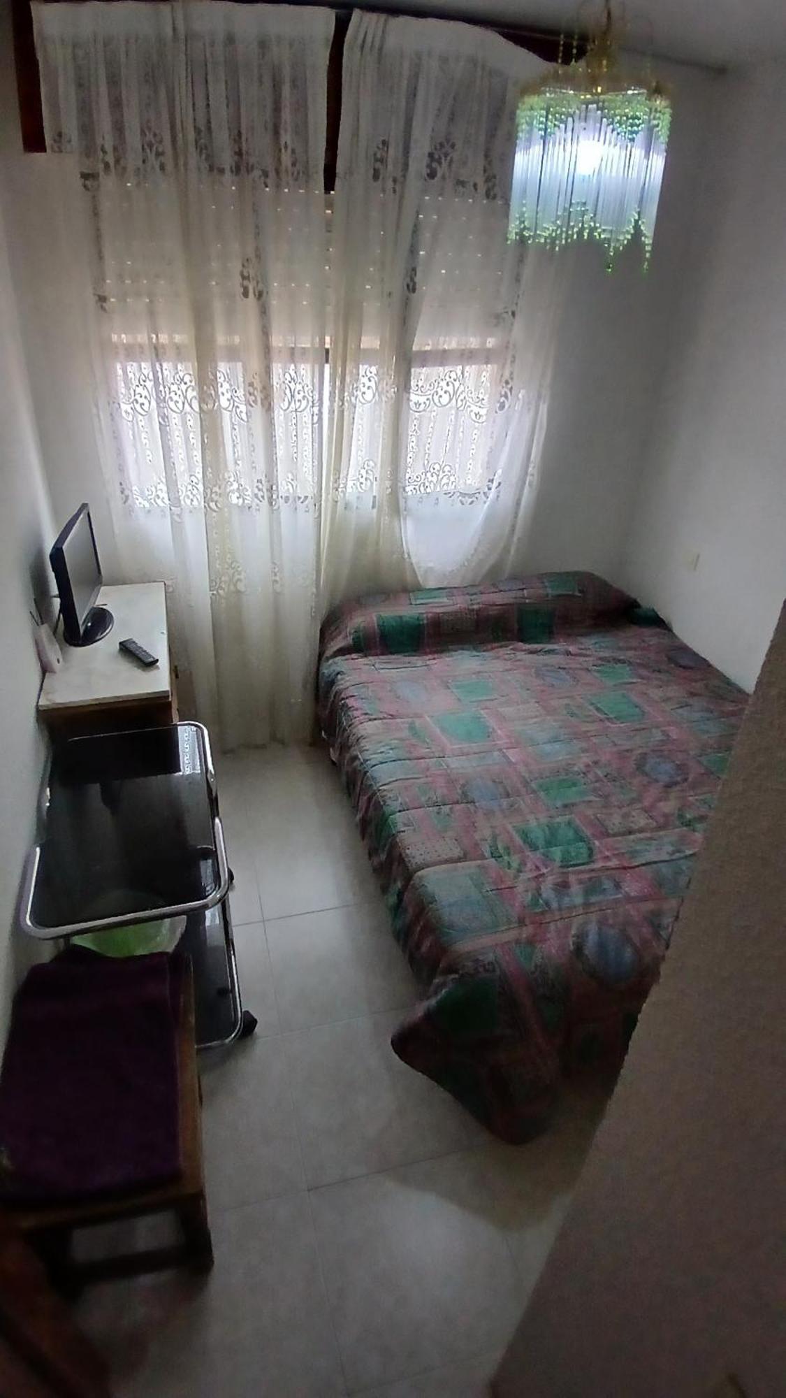 Cuarto Privado Doble En * Toledo