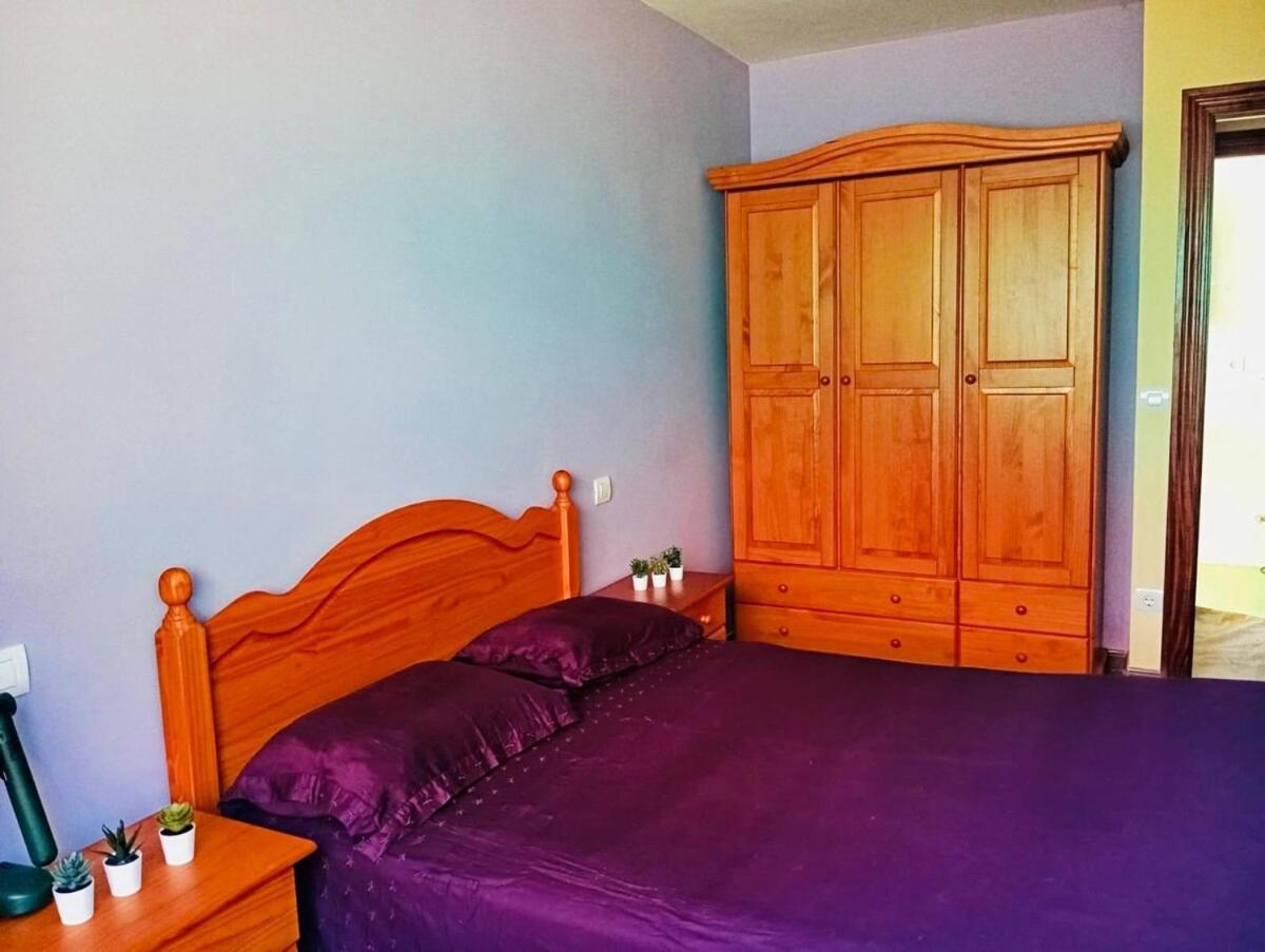 Familiar Bajo Con Jardin En Apartamento Gibaja