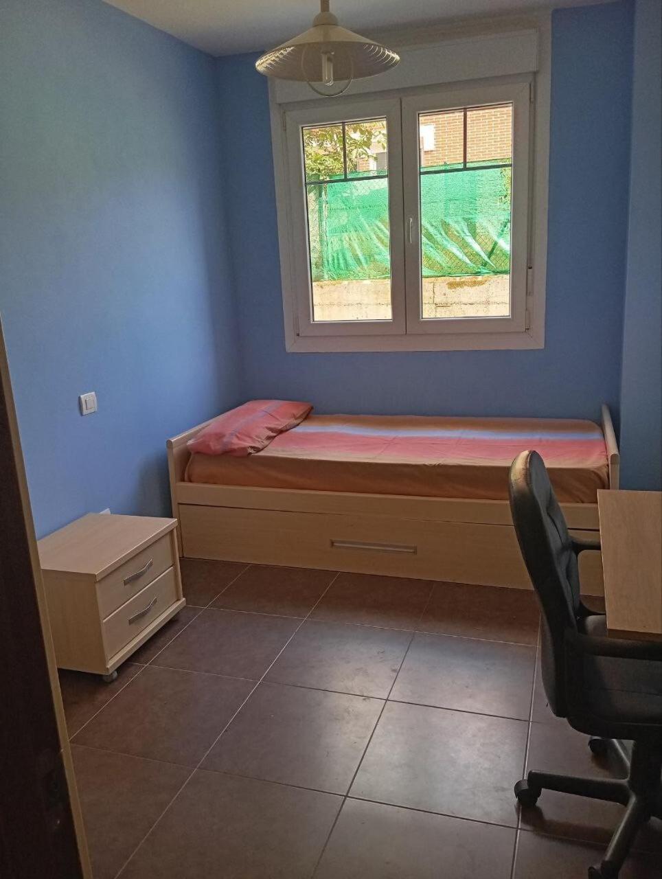 Apartamento Familiar Bajo Con Jardin En