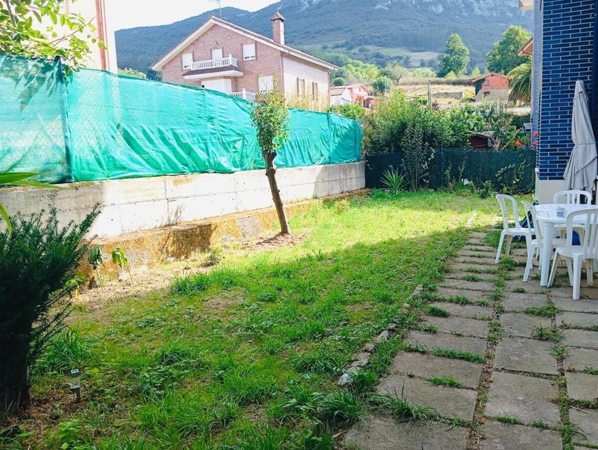 Familiar Bajo Con Jardin En Gibaja