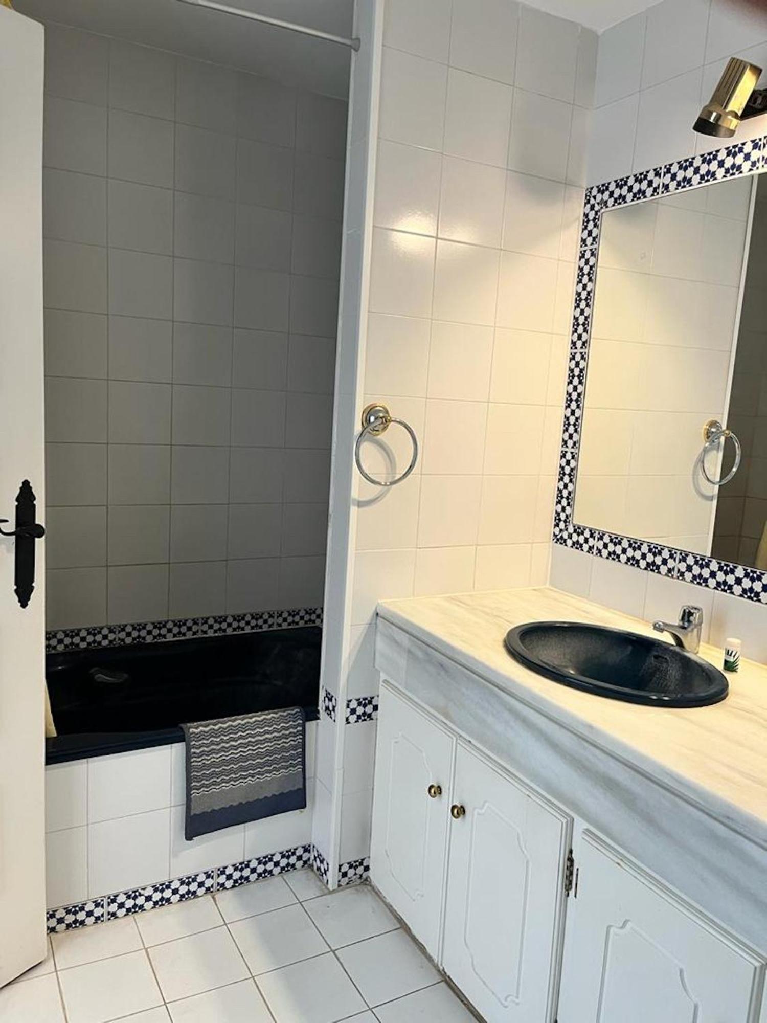 Bright And With Incredible Views In Beachfront Apartment Fuengirola