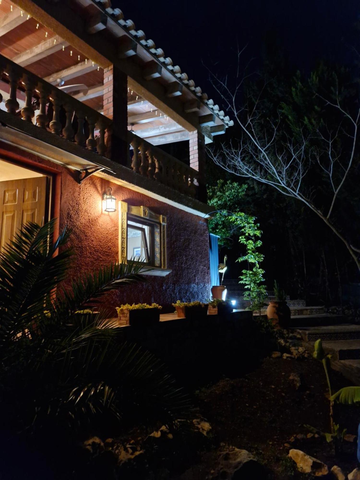 Bed and breakfast Golden Flamenco La Drova