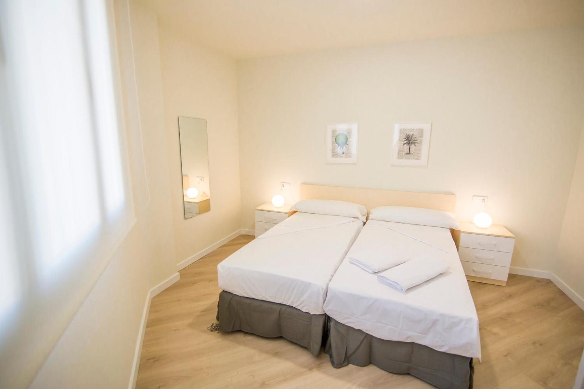 Plaza De Santiago - Estudios Turisticos - 1 Llave Apartamento Pinto