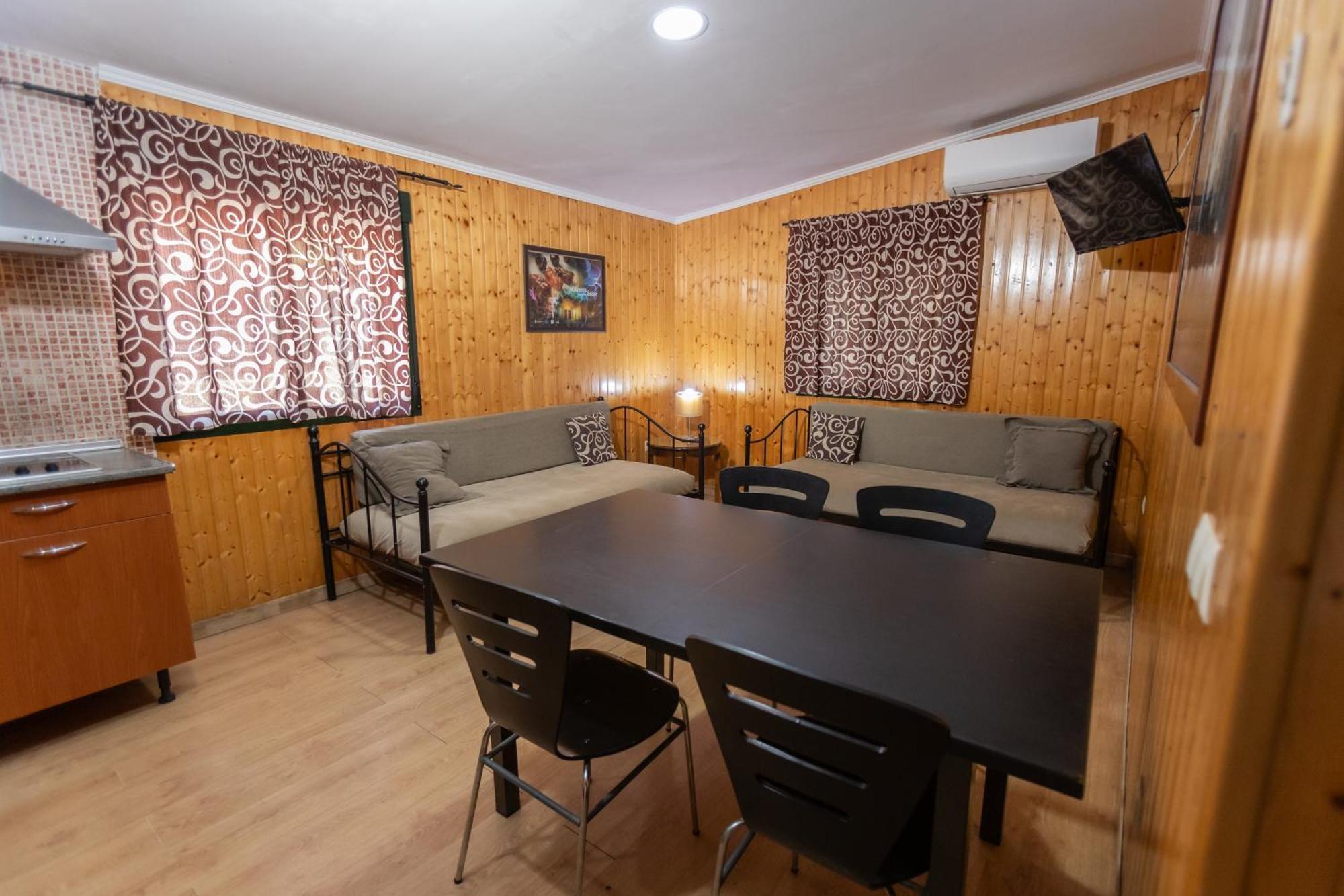 Hostal - Bungalows Camping Caceres Holiday park