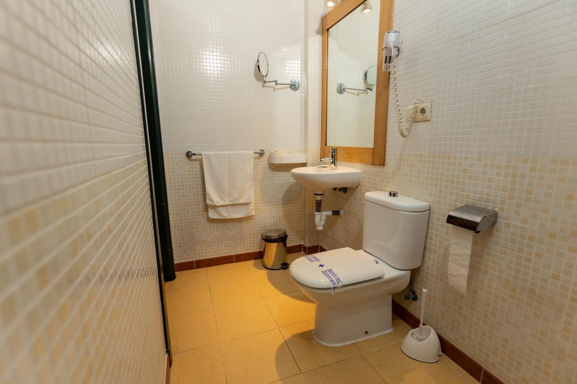 Hostal - Bungalows Camping Caceres Holiday park