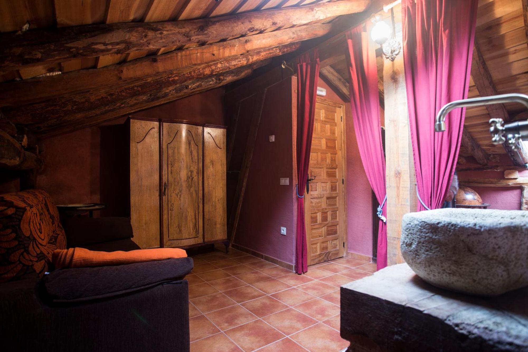 Inma, Segovia ,hoces Del Duraton Y Cerca De Madrid Casa rural Munoveros