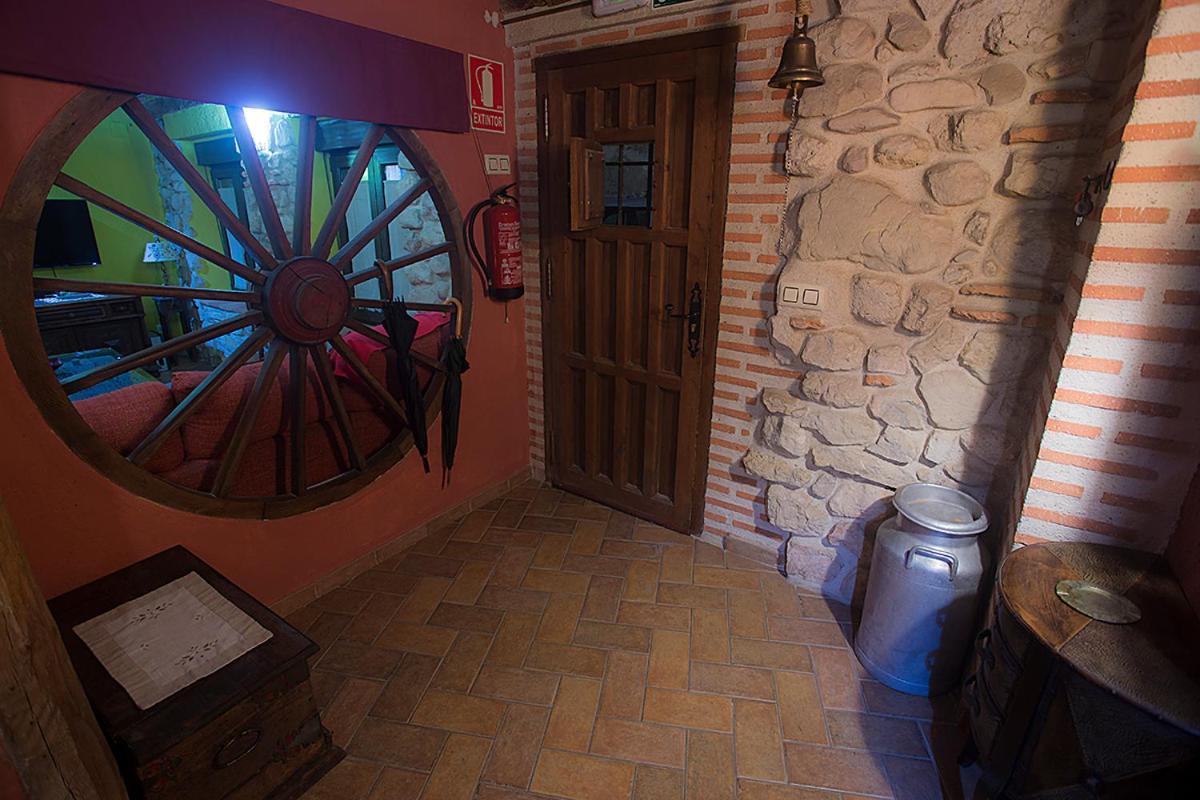 Inma, Segovia ,hoces Del Duraton Y Cerca De Madrid Munoveros