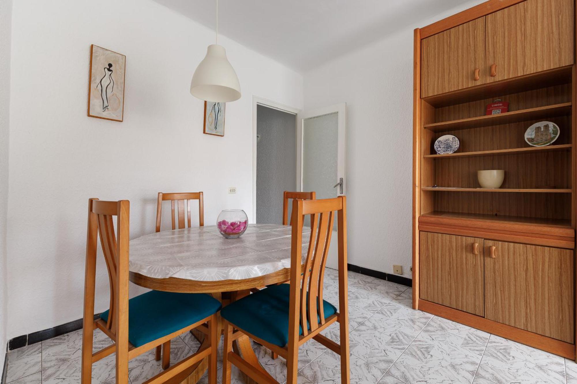 Bright Close To Congress Center & Port