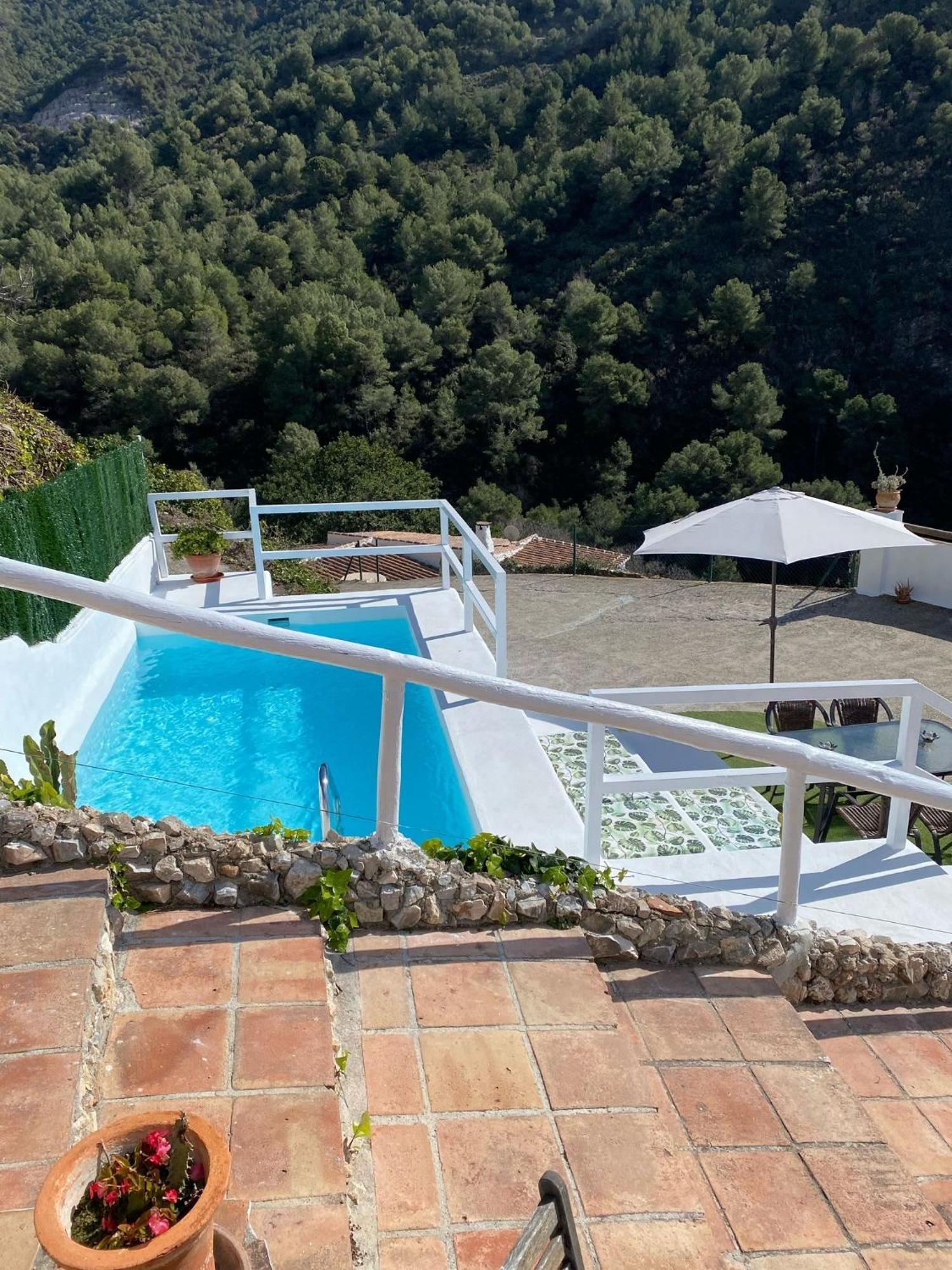 Jardin Piscina Climatizada * Frigiliana
