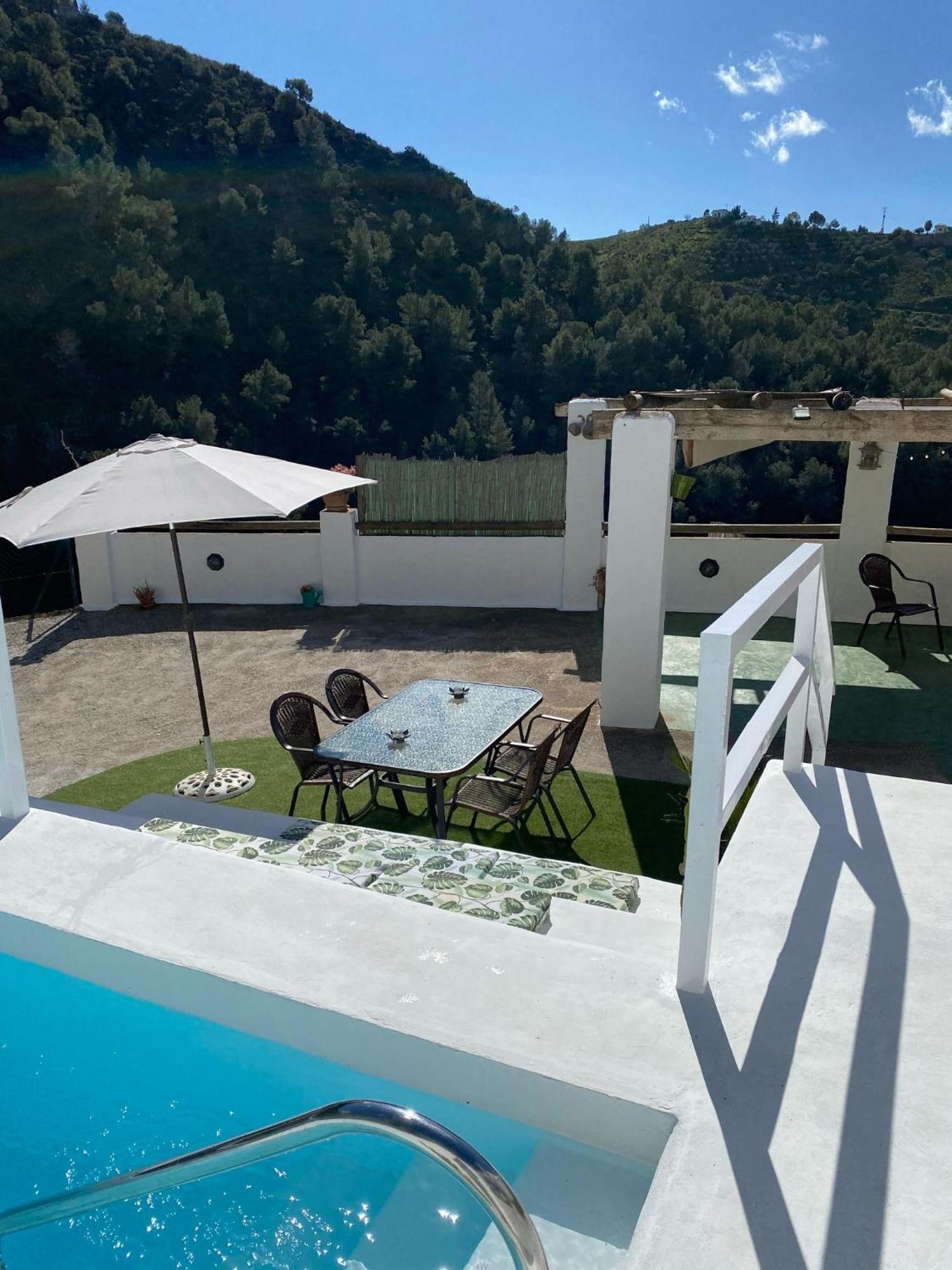 Jardin Piscina Climatizada Villa *