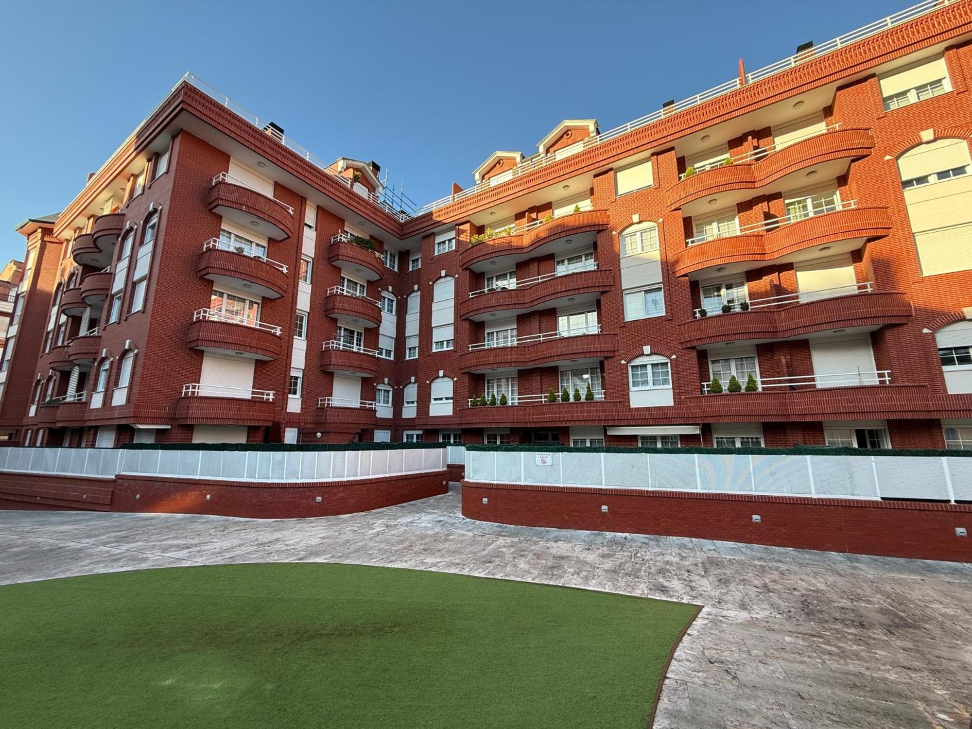 Castro Holidays - Centrico Piscina Urbanizacion Garaje Gratis Castro Urdiales