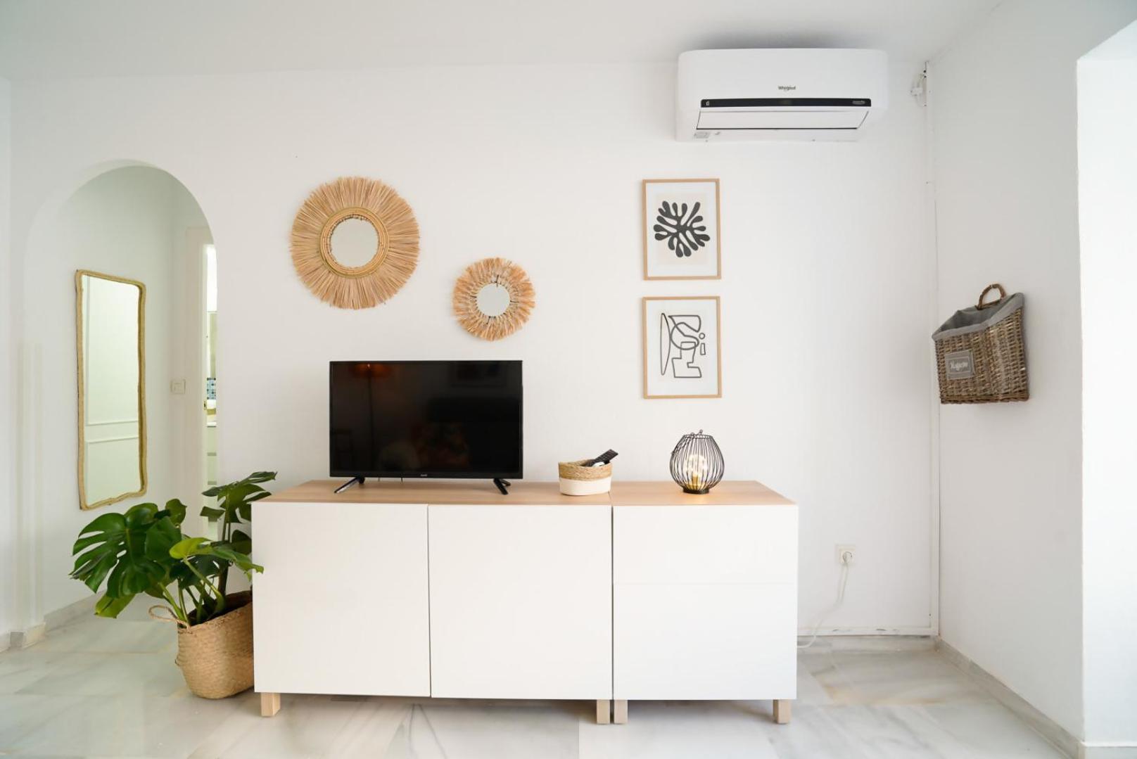 Laguna Apartment