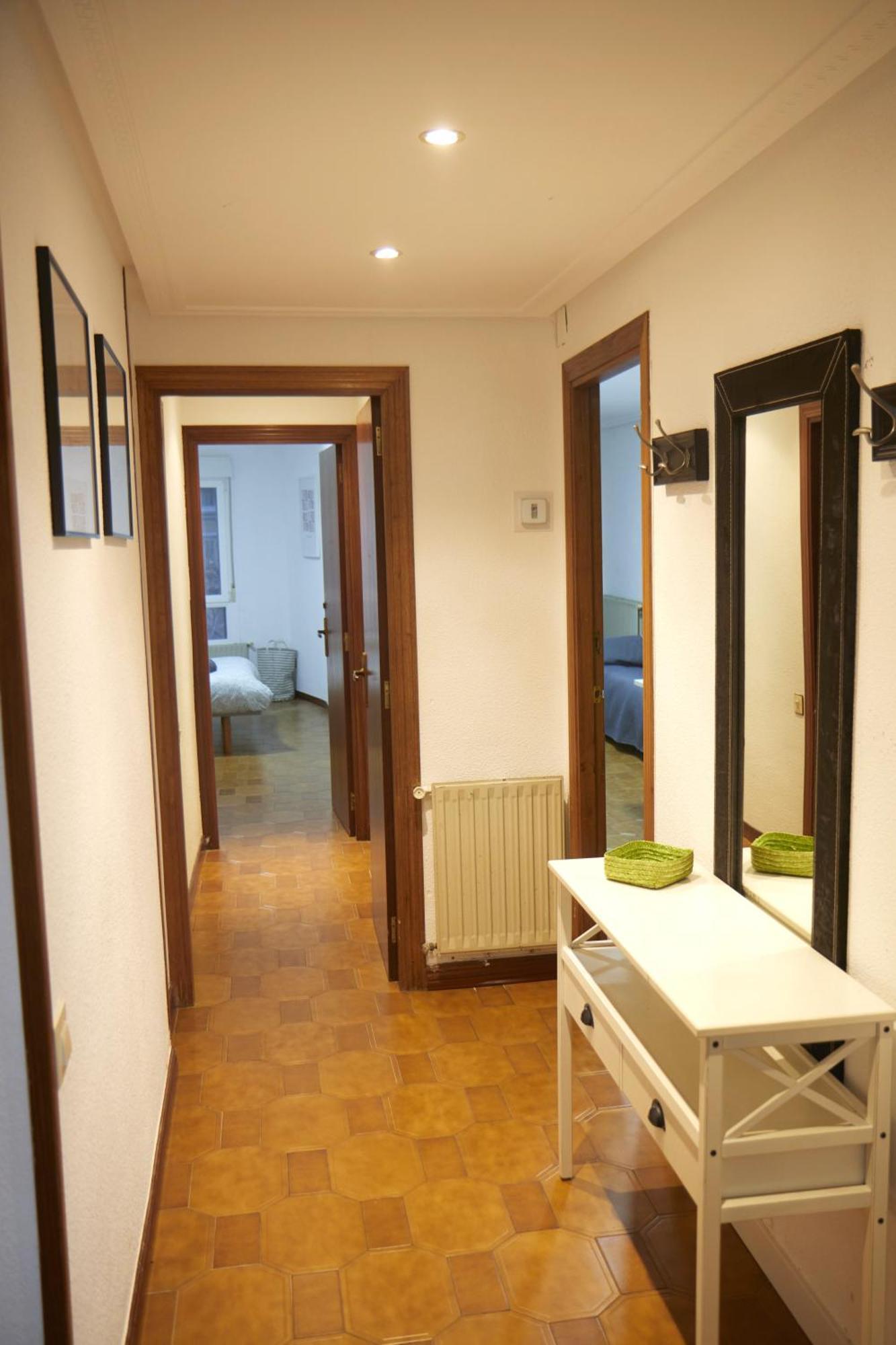Breton De Herreros Apartment