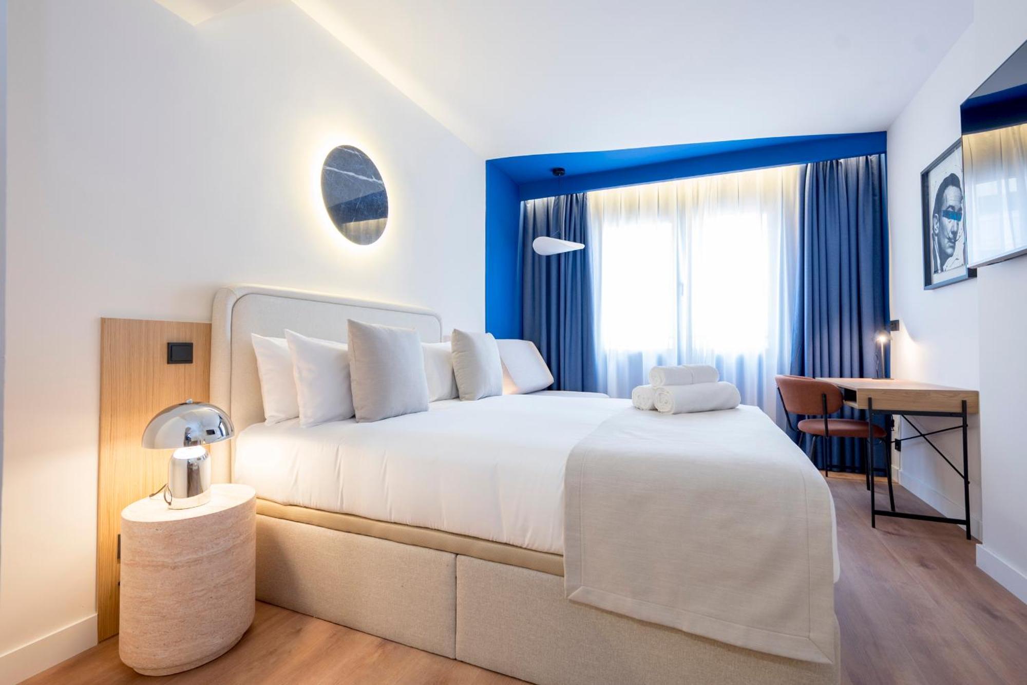 Iconic Apartahotel *