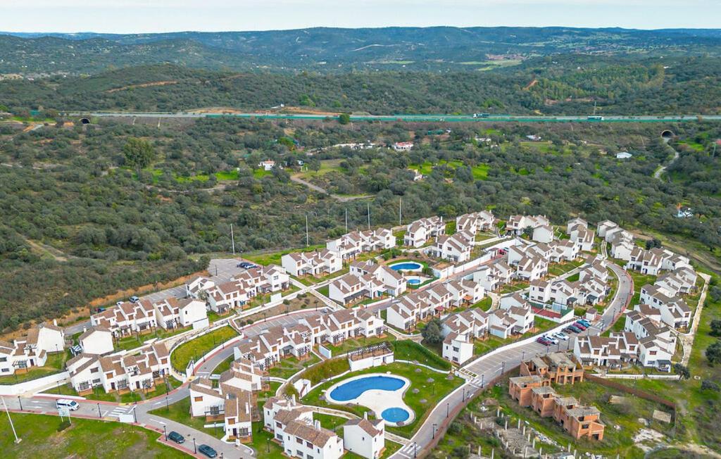 Сasa de vacaciones En Sierramagna, Piscina Abierta El Ronquillo