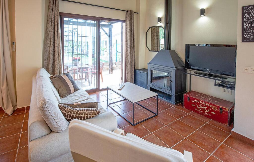 Сasa de vacaciones En Sierramagna, Piscina Abierta