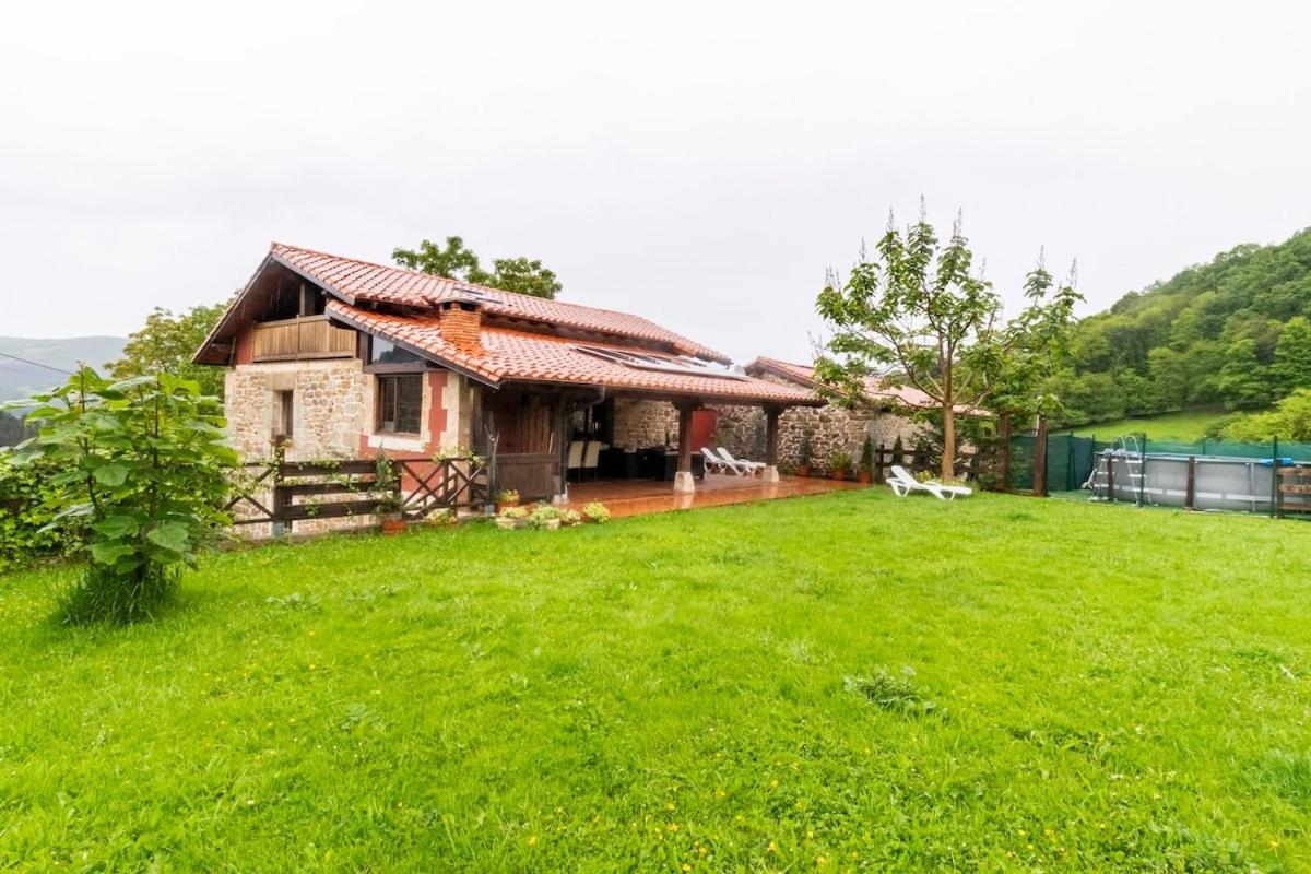 Сasa de vacaciones Casa De Pueblo Golondrinas De Luena San Miguel de Luena