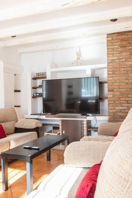 Holidays. Europa 8 Personas. 3 Dormitorios. C7 Apartment