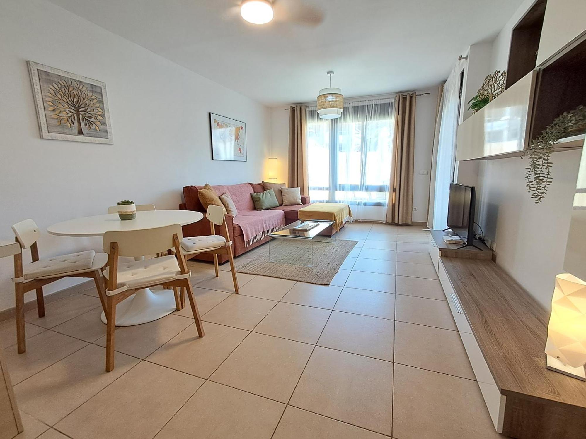 Spacious With Large Private Garden In Mar Apartment