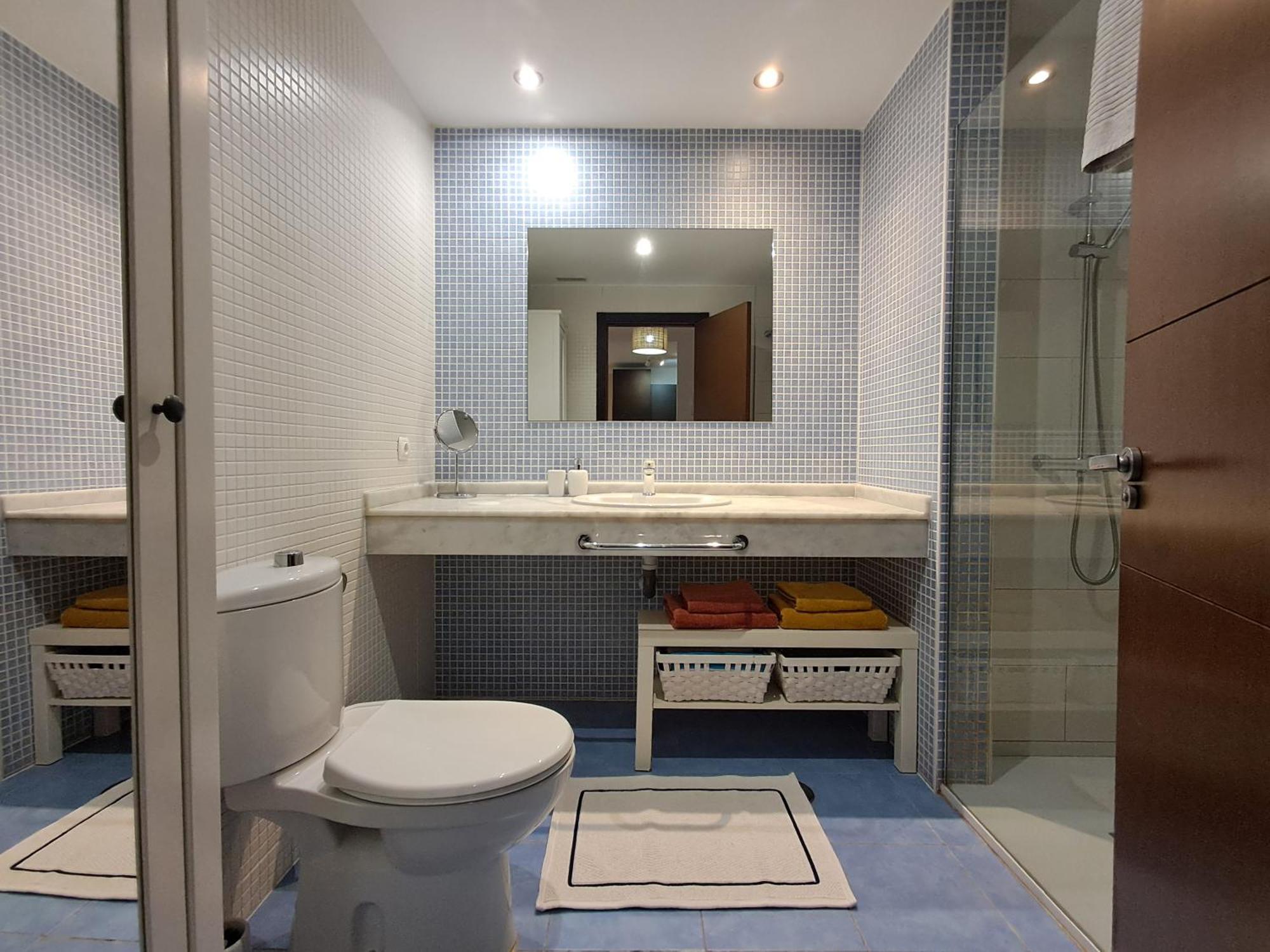 Spacious With Large Private Garden In Mar Apartment *