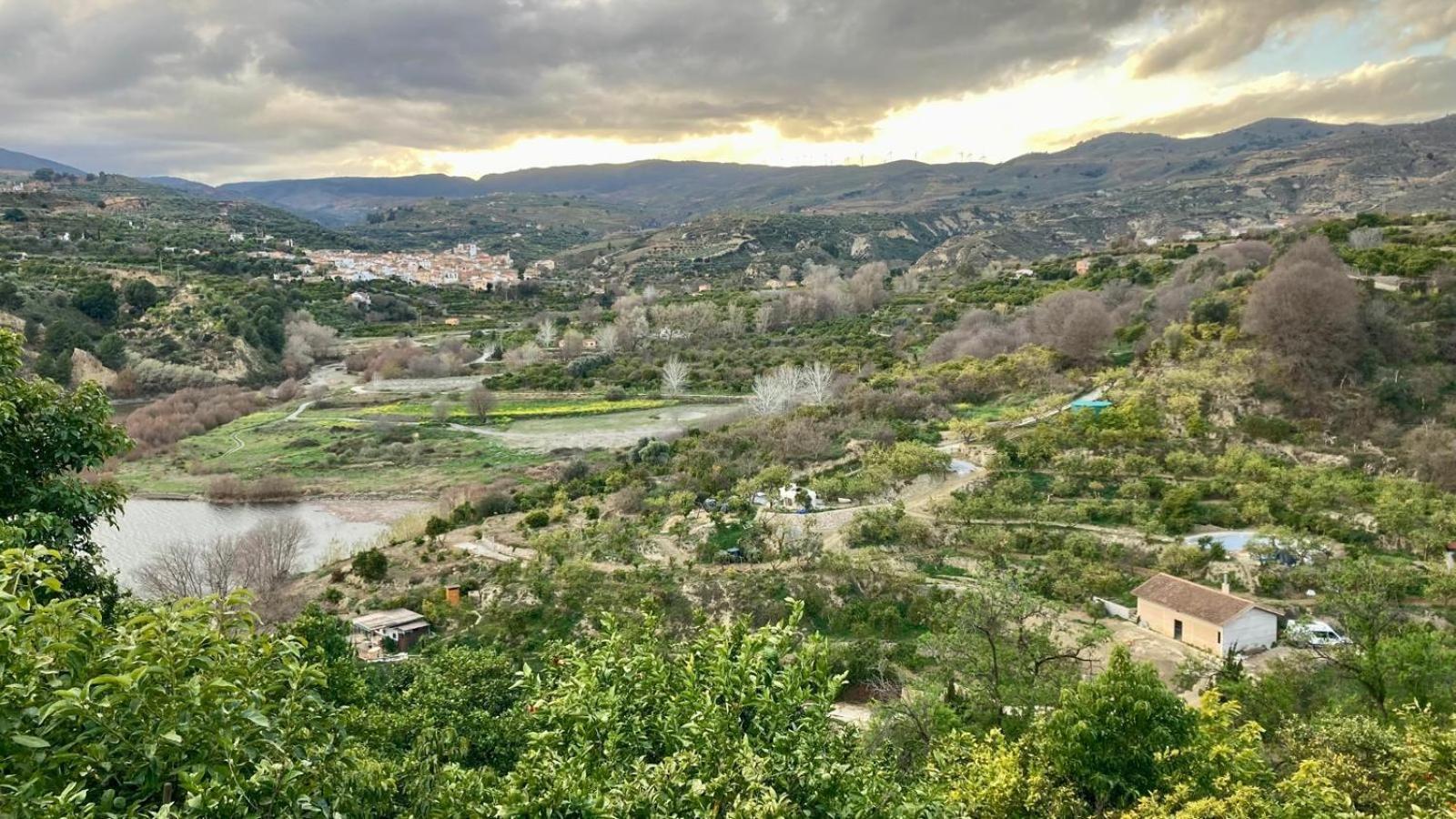 Camping La Calma Y La Caravana Melegís