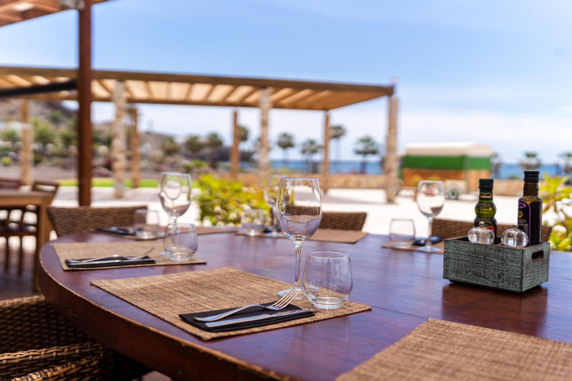Playitas Apartahotel 4*
