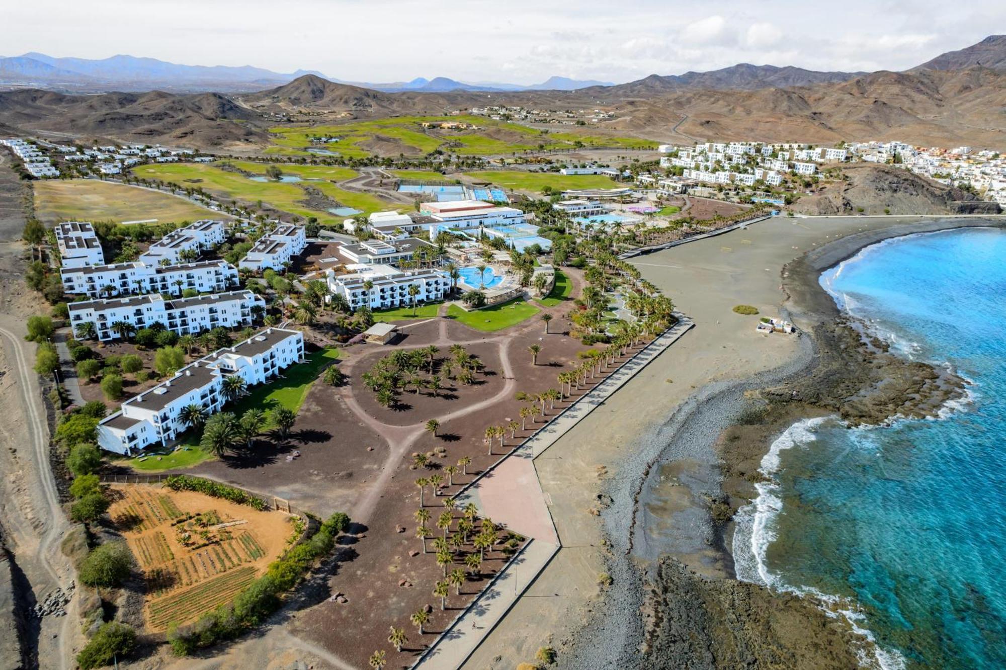 Playitas Apartahotel