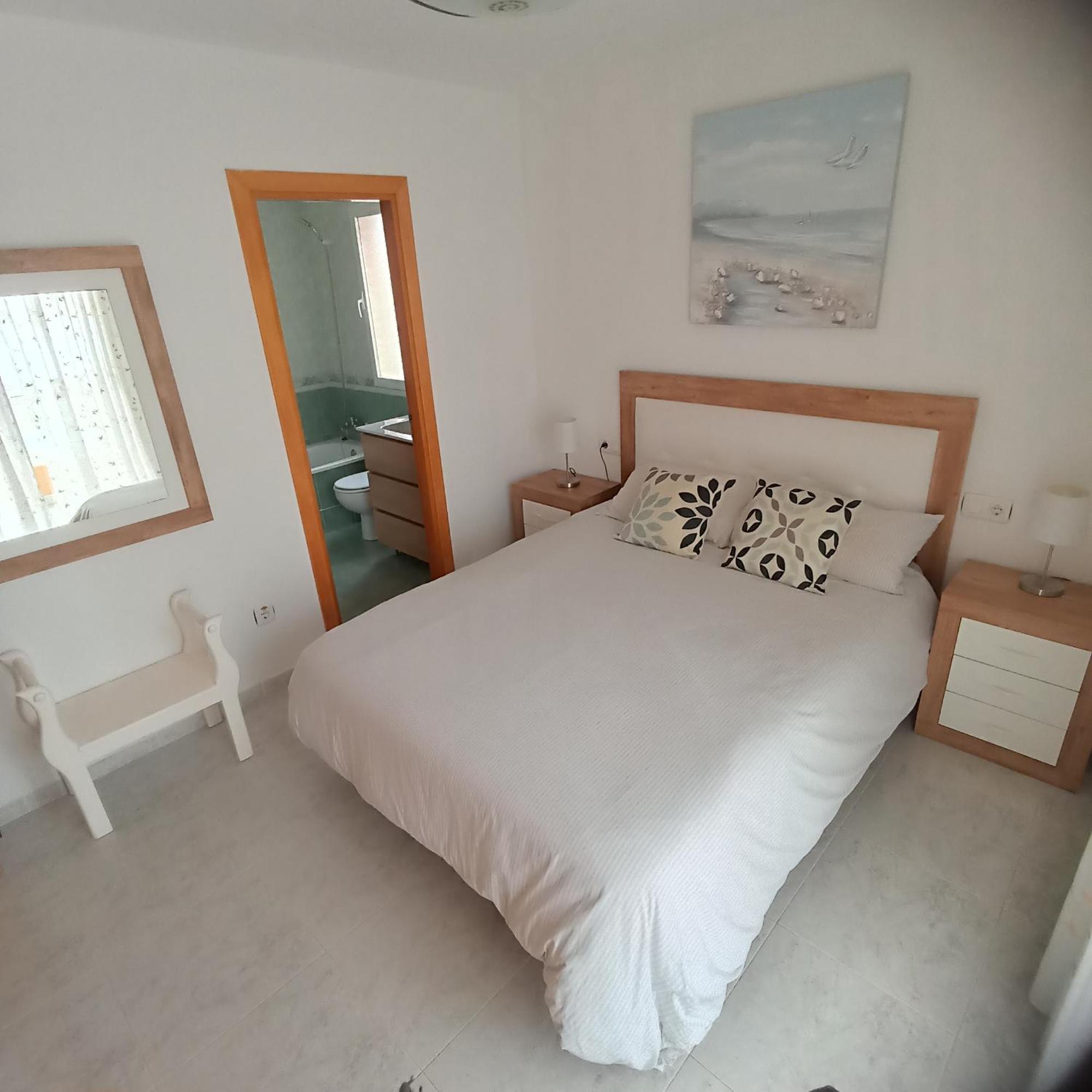 Céntrico En La Playa Con Piscina. Apartamento *