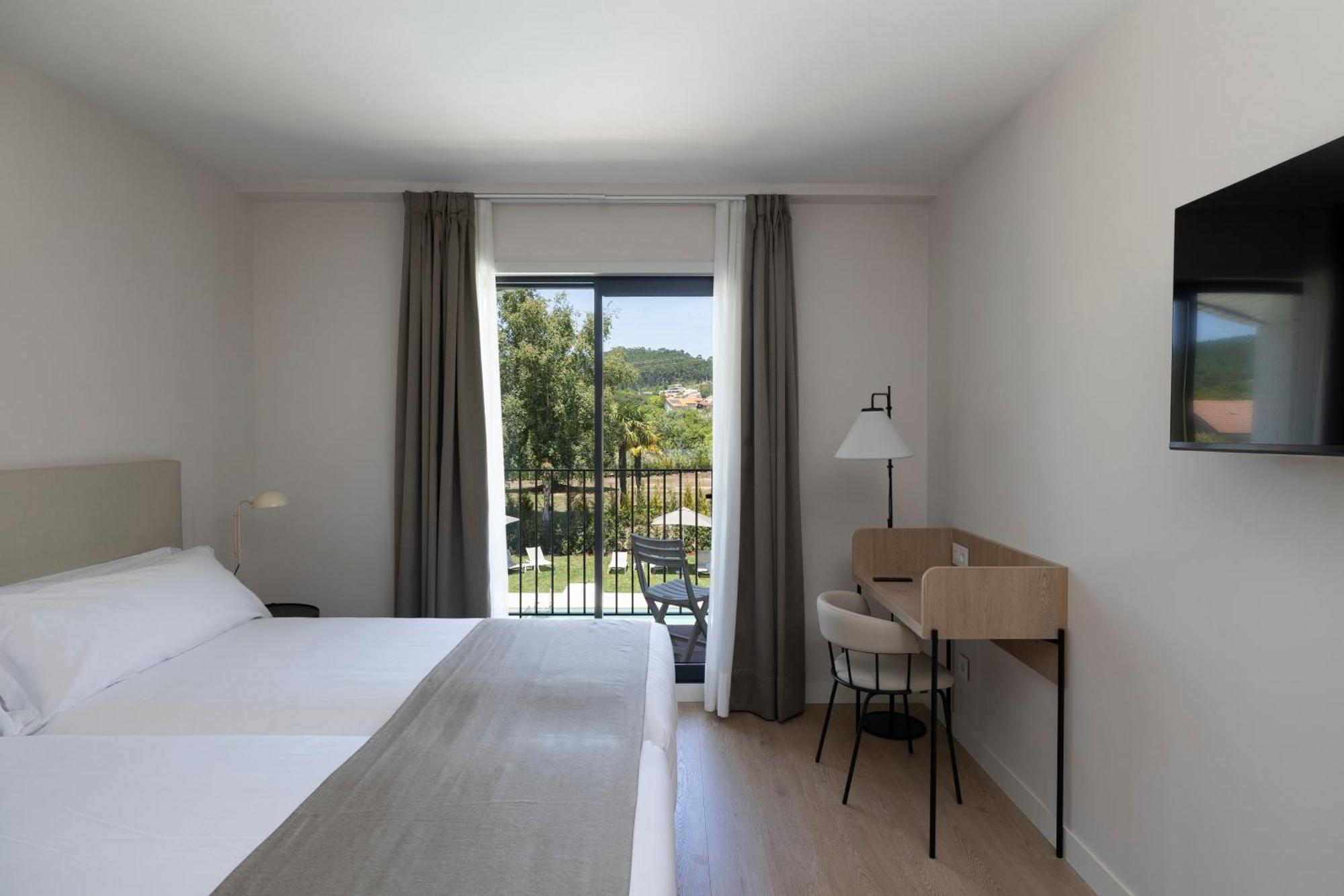 H4 3 Superior Hotel 3*