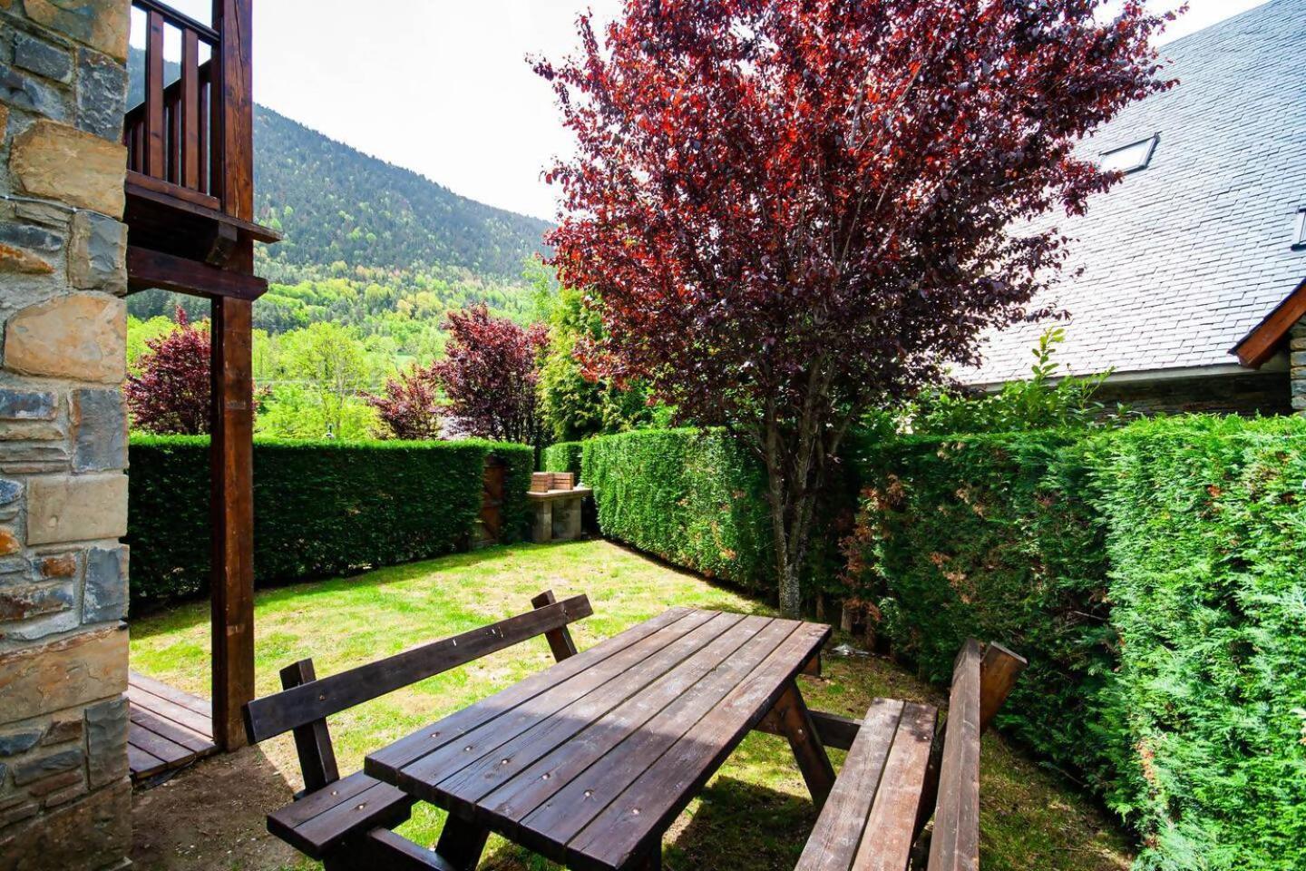 Espacioso Con Jardin En Salardu Apartment