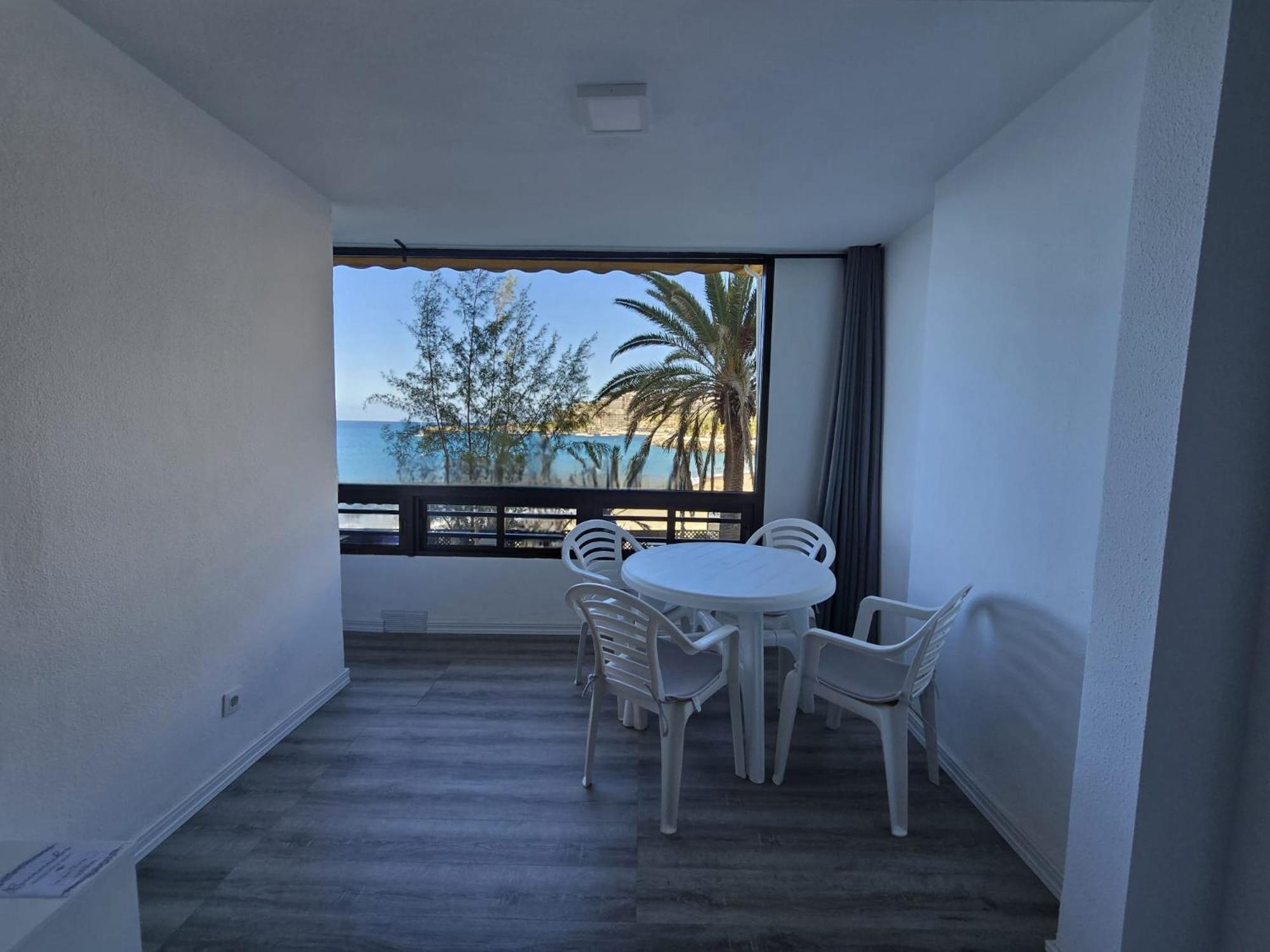 Beachfront Apartamento Patalavaca