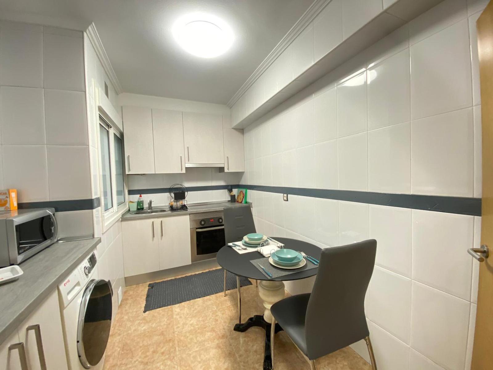 Playa Bouzas - - Parking Free Apartment
