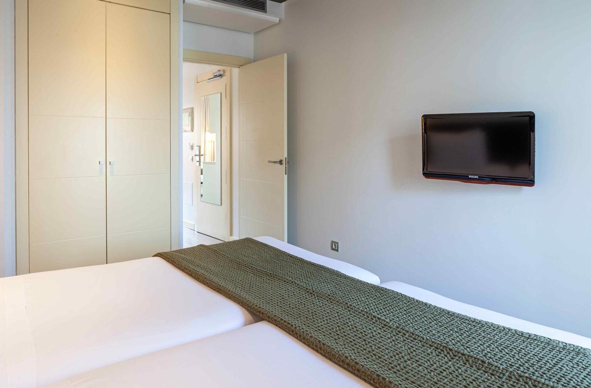 Viena Plaza De España Apartahotel 3*