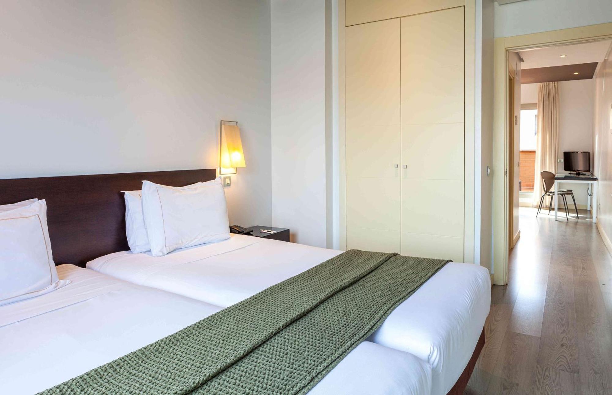 Apartahotel Viena Plaza De España 3*