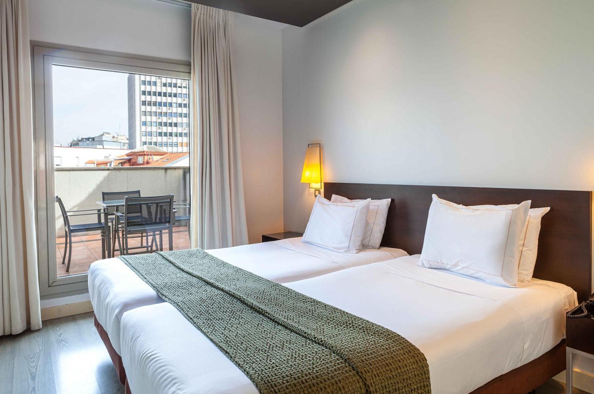 Apartahotel Viena Plaza De España 3*