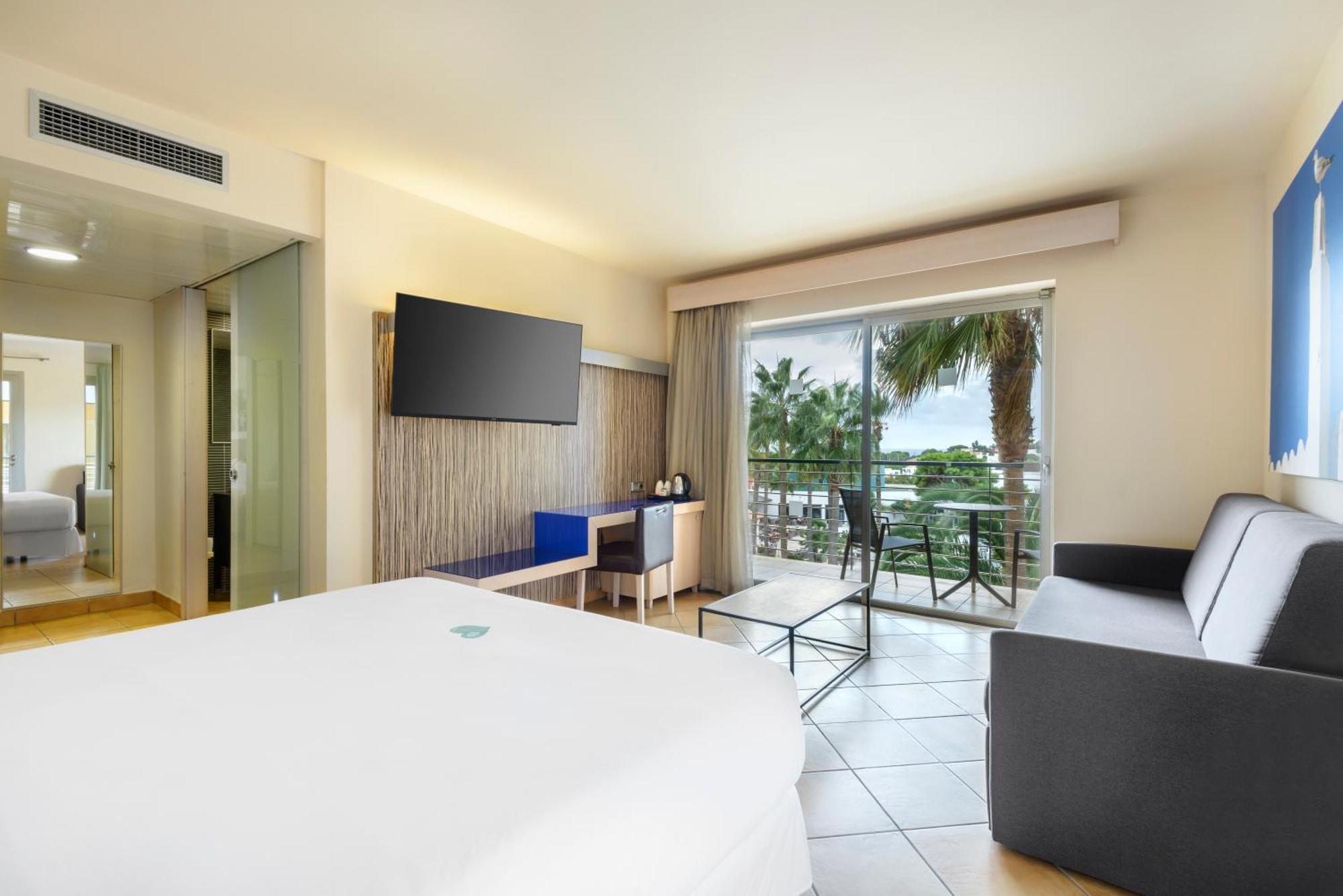 Occidental Menorca Hotel 4*