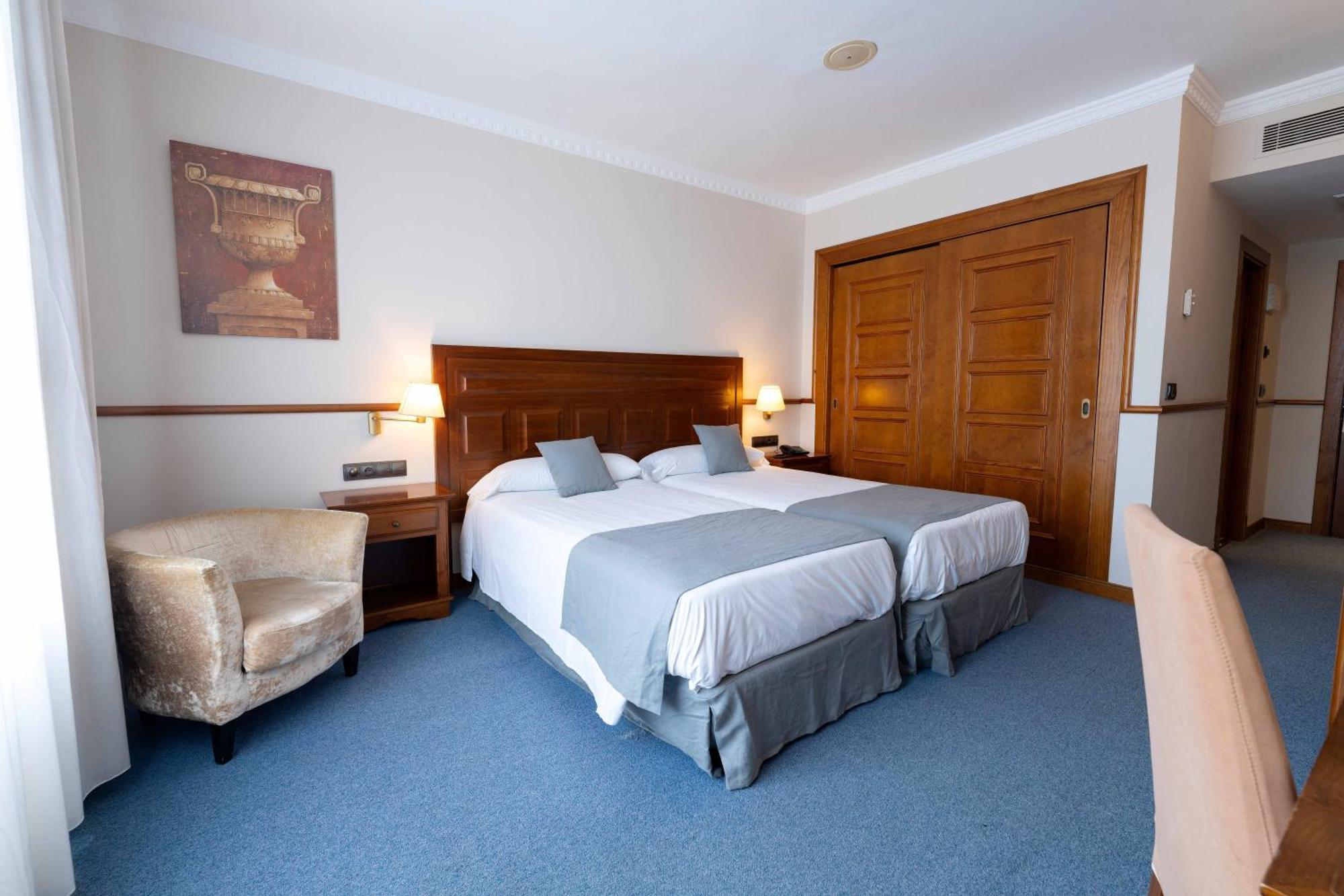 Hotel Hills 4*