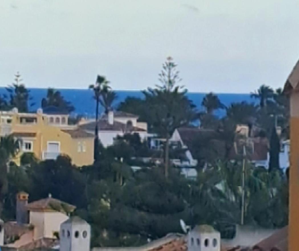 Rosi - 5-10 Minute Walk To La Zenia Beach, Bar, Cliff Walk, Shops, Paddys Point, Cabo Roig - Free Fast Fibre Optic Broadband - No Deposit Required * Oriola (Orihuela)