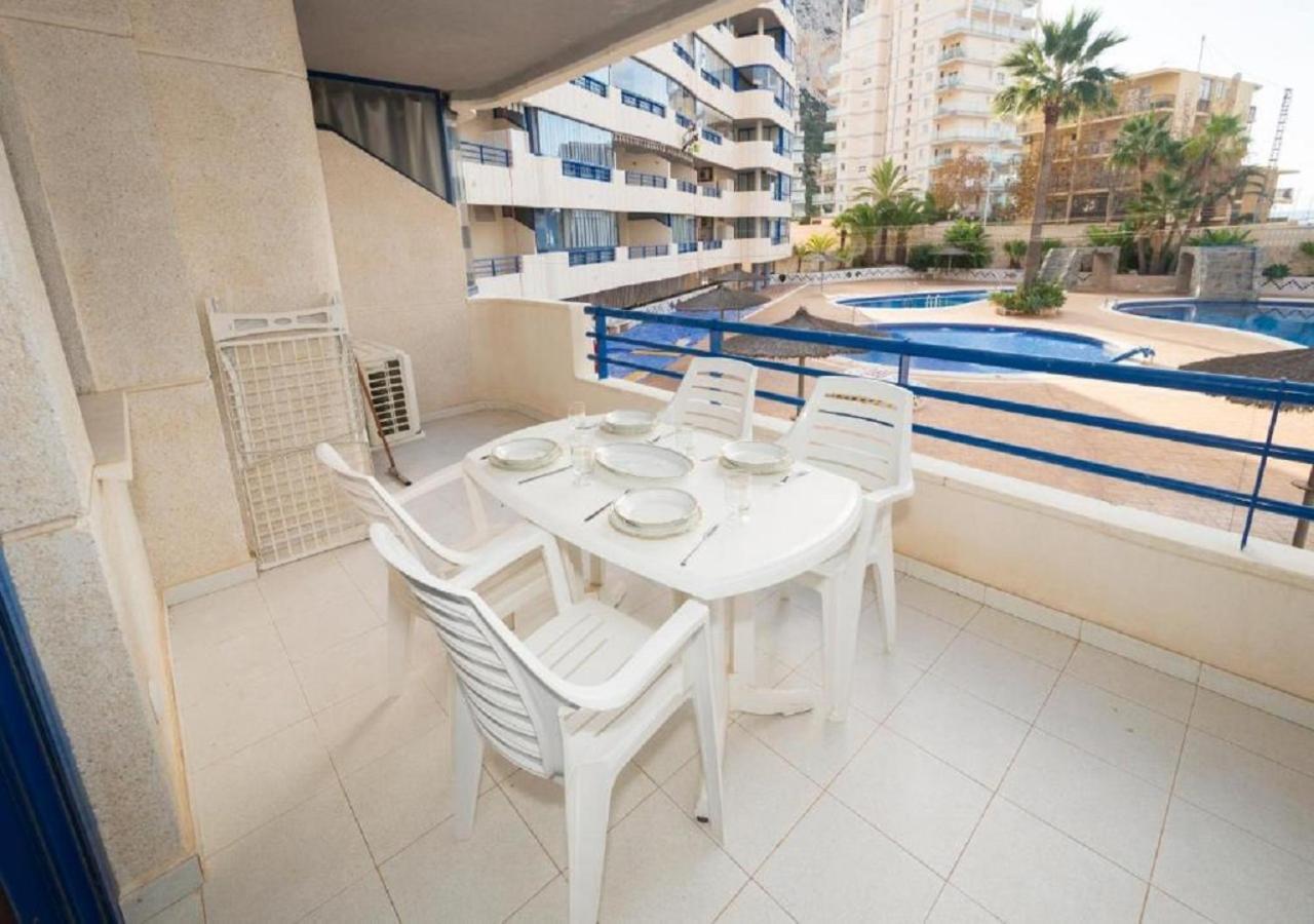Apartment Oasis: Equipped With Terrace, Pools & Free Amenities *