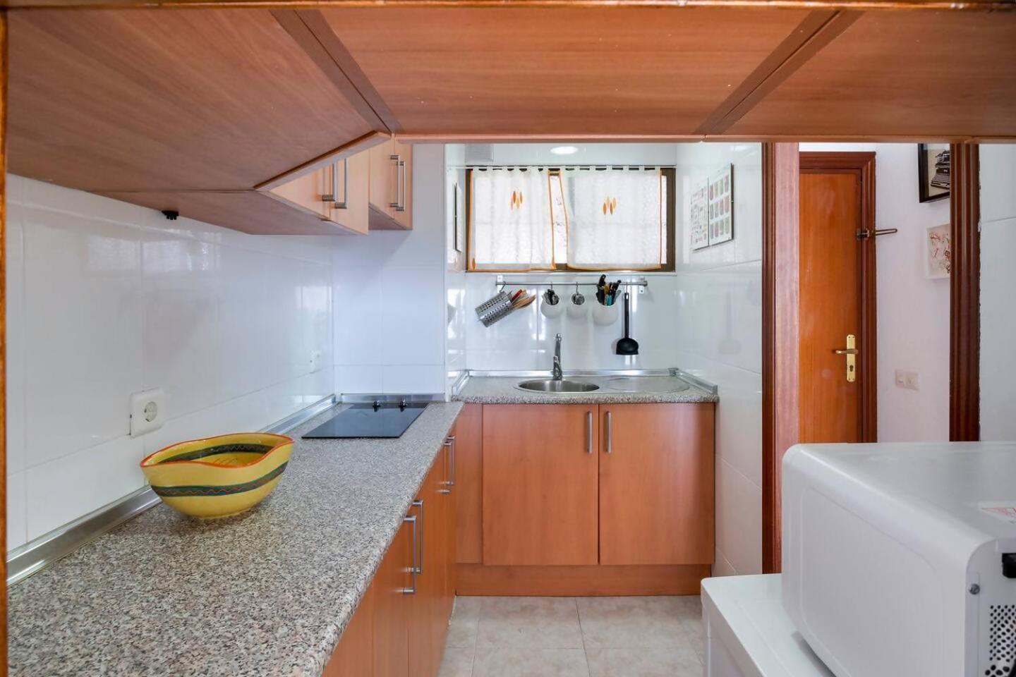Piso Bonito En La Primera Linea De La Playa Con Vistas Al Mar En Apartamento Benalmádena